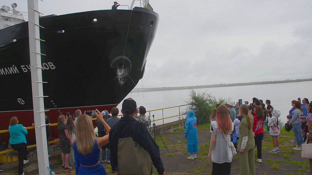 In Blagoveshchensk, the new MGS “Vasily Bubnov” of project 19910 was launched for the Russian Navy - news, Russia, Sdelanounas ru, Shipbuilding, Blagoveshchensk, Navy, Pacific Fleet, launching, Amur region, Дальний Восток, Video, Video VK, VKontakte (link), Longpost, Politics