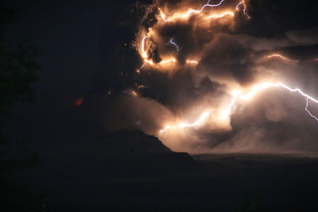 Today in Kamchatka - My, Volcano, Kamchatka, The photo, Video, Vertical video, Longpost, Mat, Earthquake