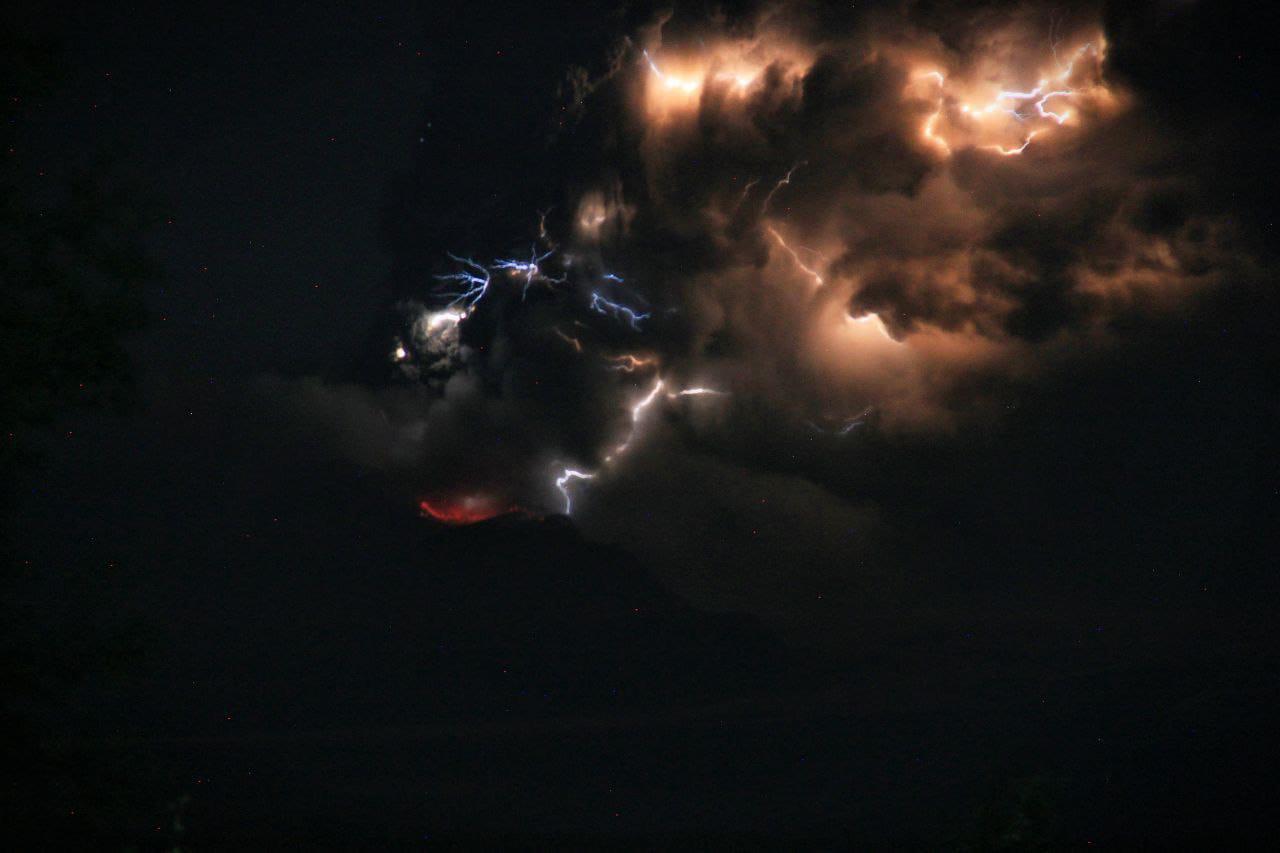 Today in Kamchatka - My, Volcano, Kamchatka, The photo, Video, Vertical video, Longpost, Mat, Earthquake