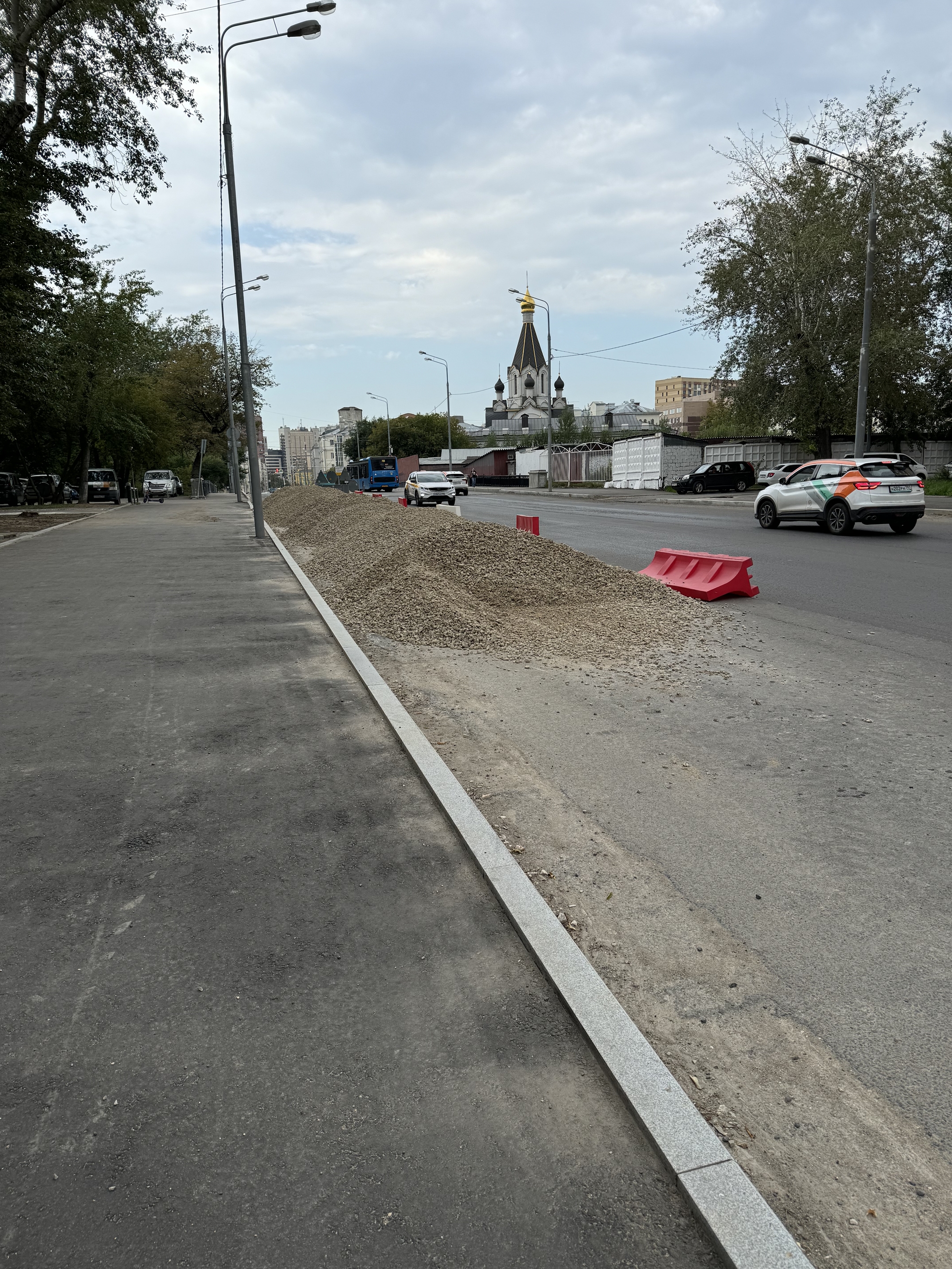 All spring and summer, asphalt and curbs are being changed (or rather, not changed) almost in the center of Moscow! How to influence this? The government doesn’t react, the highway doesn’t care - My, Road repair, Tired of, Longpost