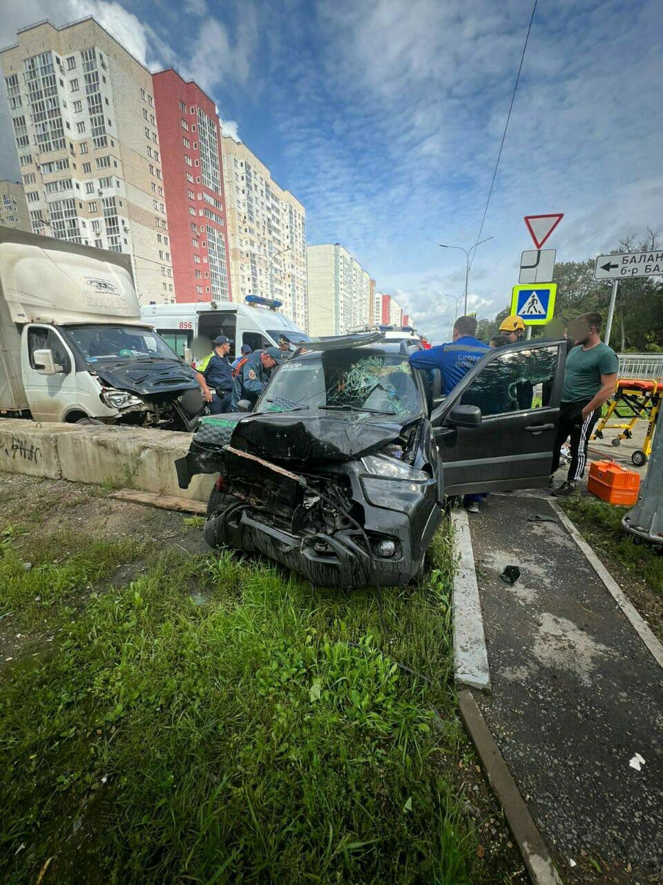 Ufa Inors: accident on Lesunov - Road accident, Ufa, Inors, Video, Soundless, Vertical video, Telegram (link), Yaplakal (link), Longpost