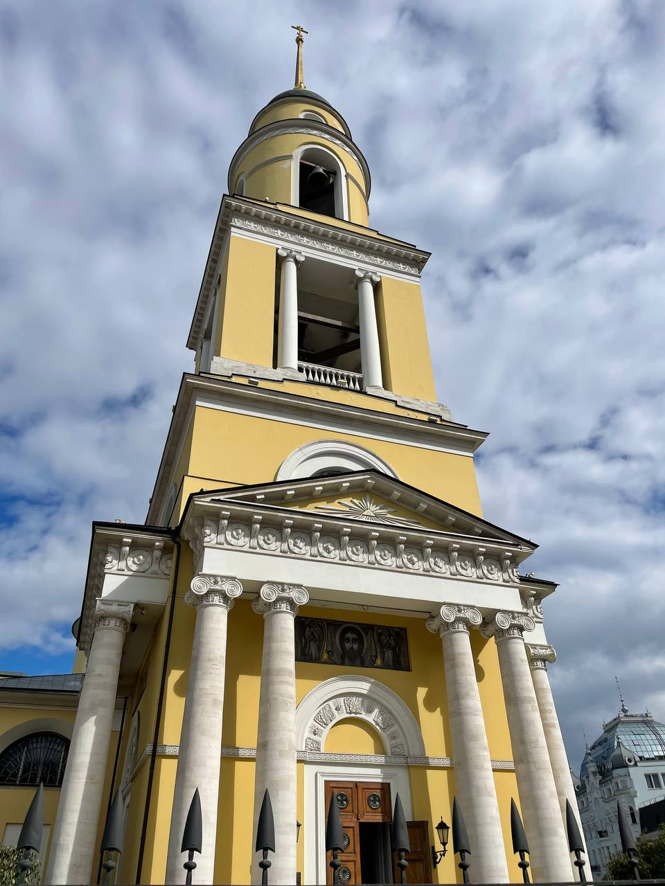 Walk through the Patriarch's and prizes for everyone - My, The photo, Monument, The culture, Moscow, Cities of Russia, sights, History, Announcement, Games, Excursion, Walk, Quest, Wealth, Architecture, История России, Peekaboo, Pick-up headphones, Local history, Longpost