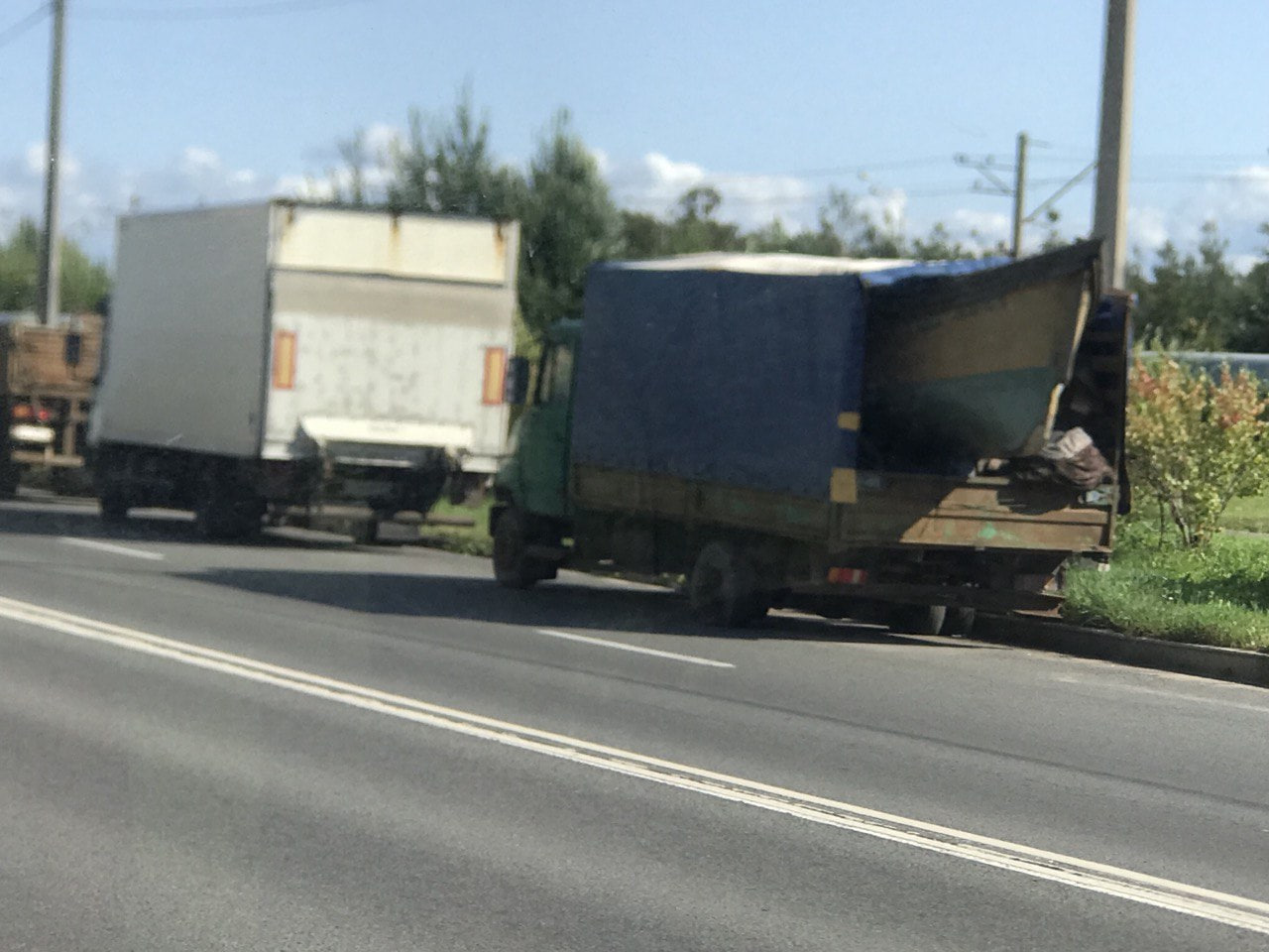 Why are cars left to die on the side of the road? - My, Car, Road, Motorists, Parking, The photo, Question