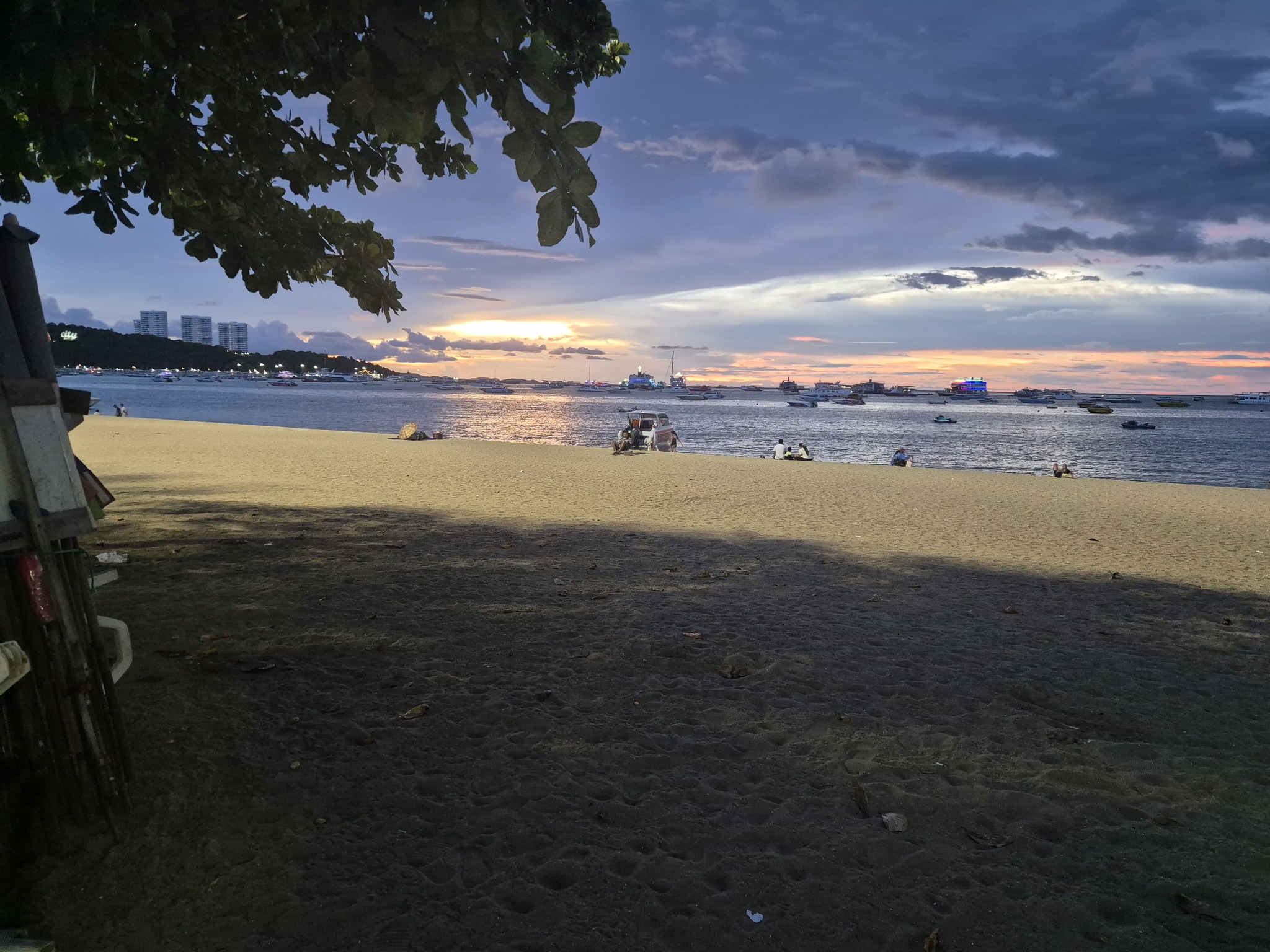 Pattaya embankment in the evening - Pattaya, Thailand, Embankment, Mobile photography, Evening, My