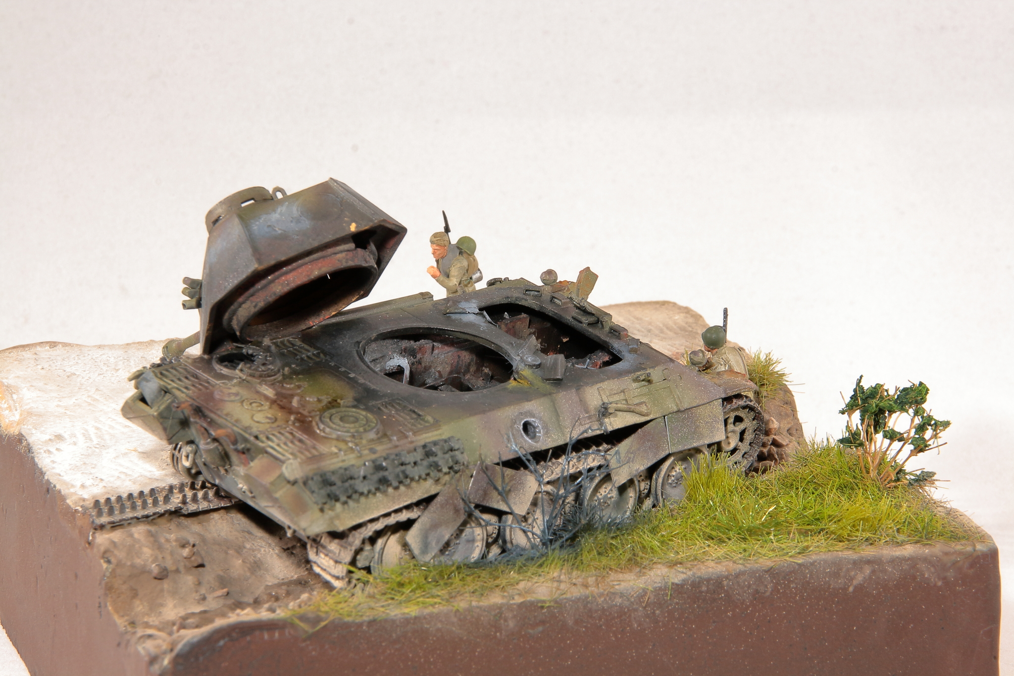 The roads of victory - My, Collecting, Stand modeling, Scale model, Modeling, Military equipment, The Second World War, Panther, Tanks, Diorama, Miniature, Painting miniatures, Longpost