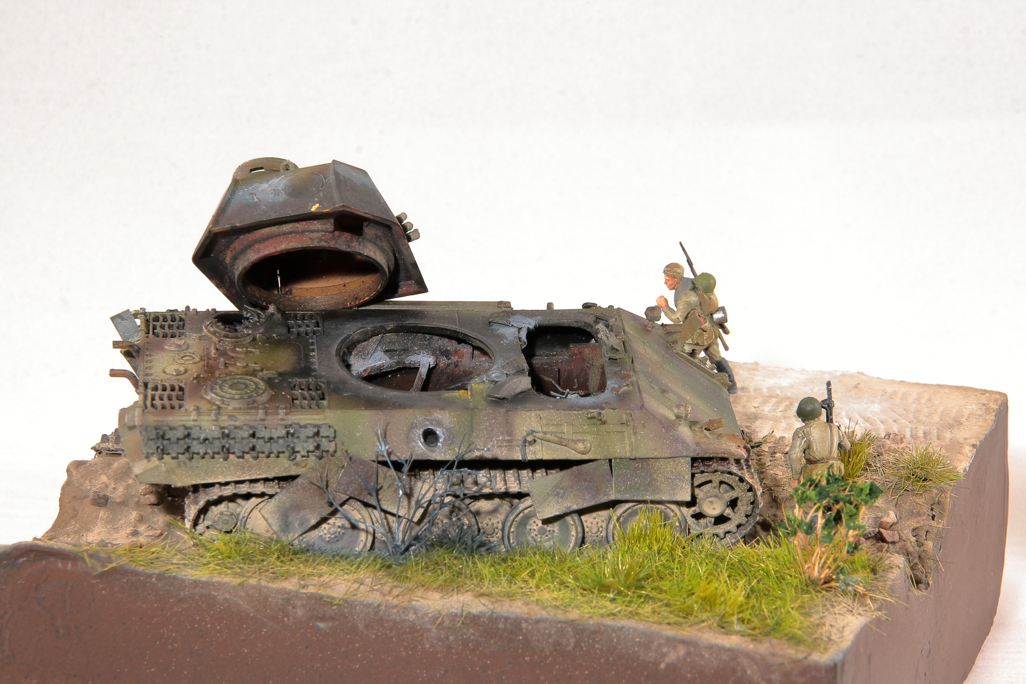 The roads of victory - My, Collecting, Stand modeling, Scale model, Modeling, Military equipment, The Second World War, Panther, Tanks, Diorama, Miniature, Painting miniatures, Longpost