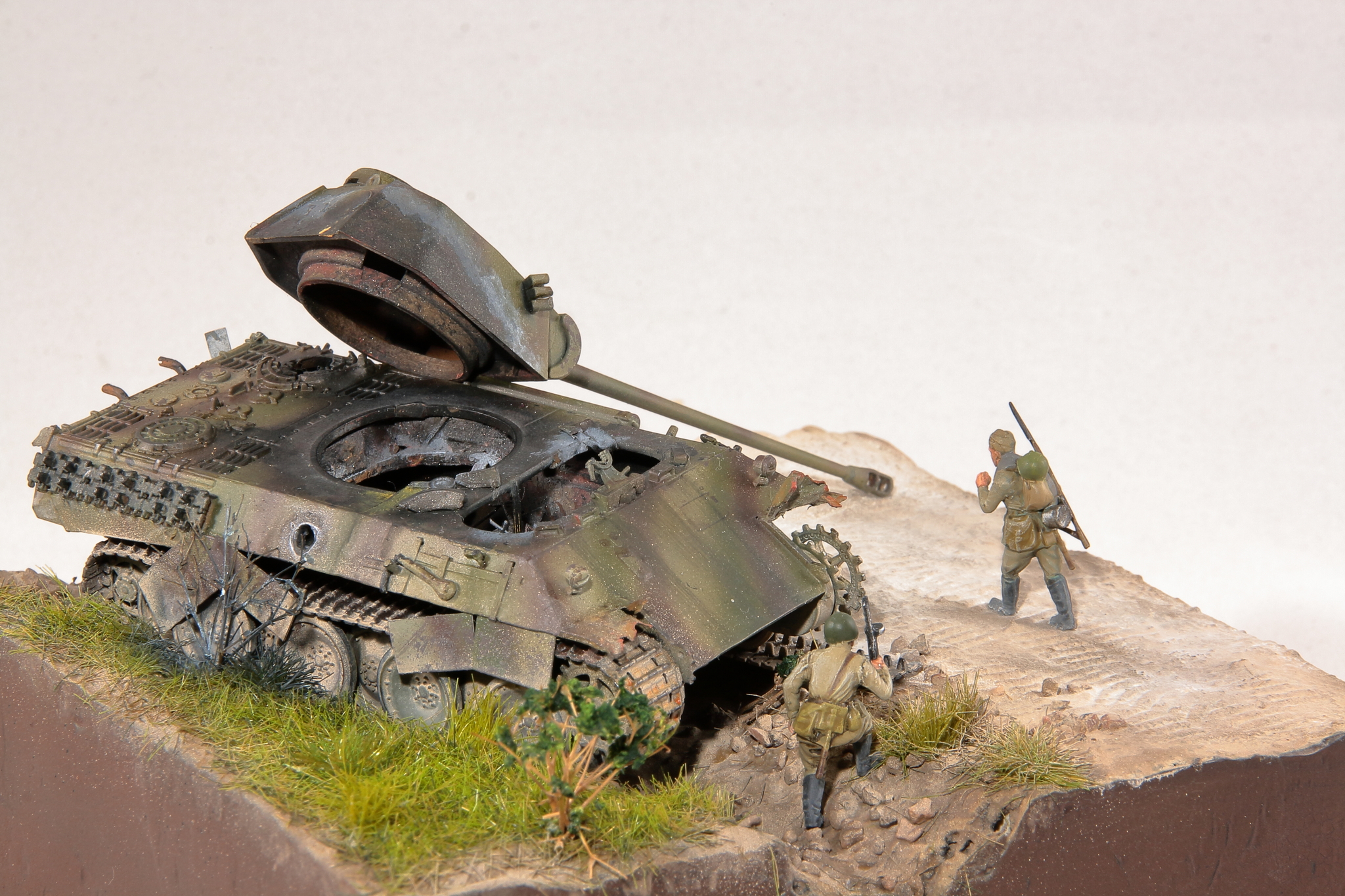 The roads of victory - My, Collecting, Stand modeling, Scale model, Modeling, Military equipment, The Second World War, Panther, Tanks, Diorama, Miniature, Painting miniatures, Longpost