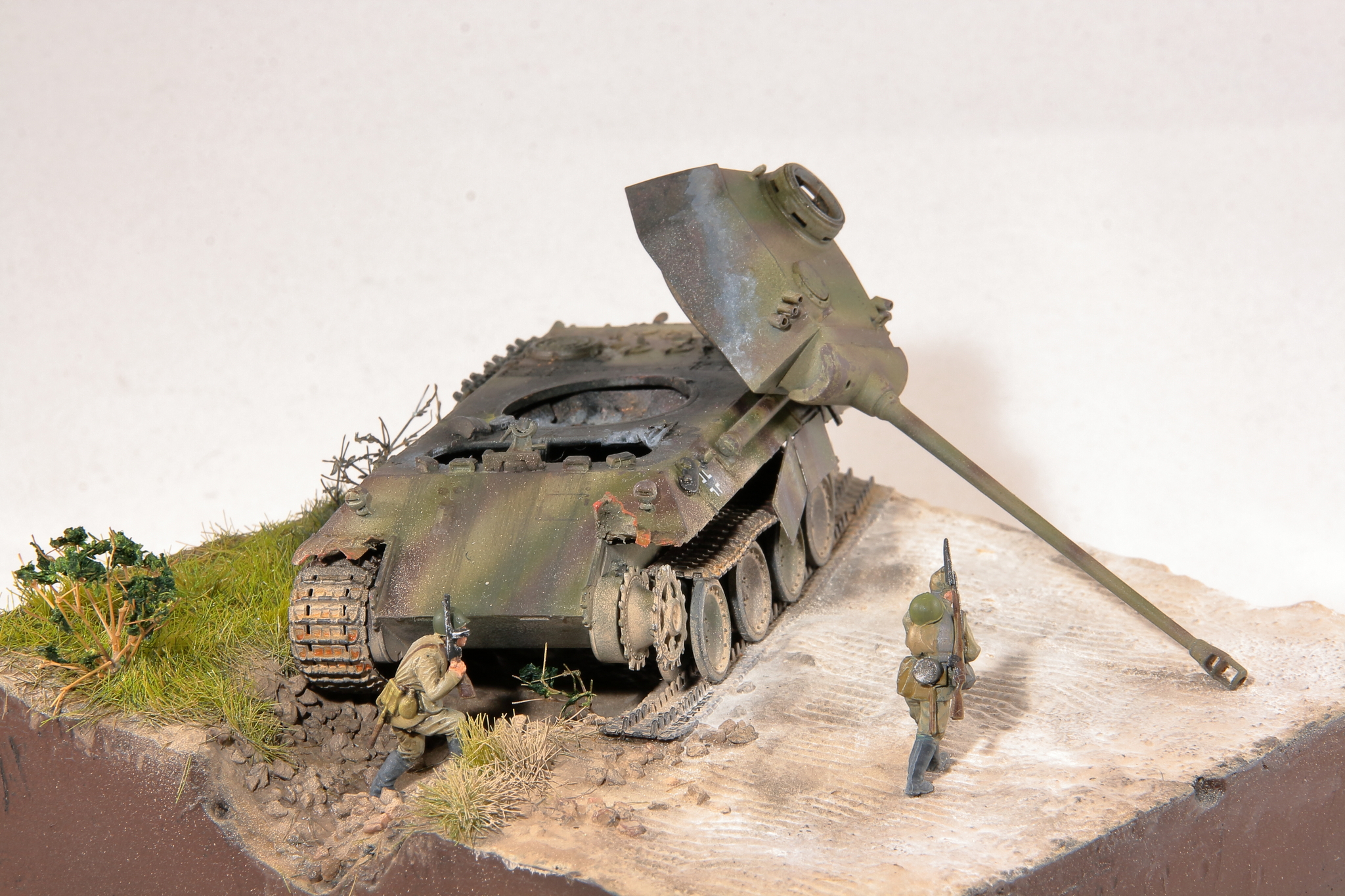 The roads of victory - My, Collecting, Stand modeling, Scale model, Modeling, Military equipment, The Second World War, Panther, Tanks, Diorama, Miniature, Painting miniatures, Longpost