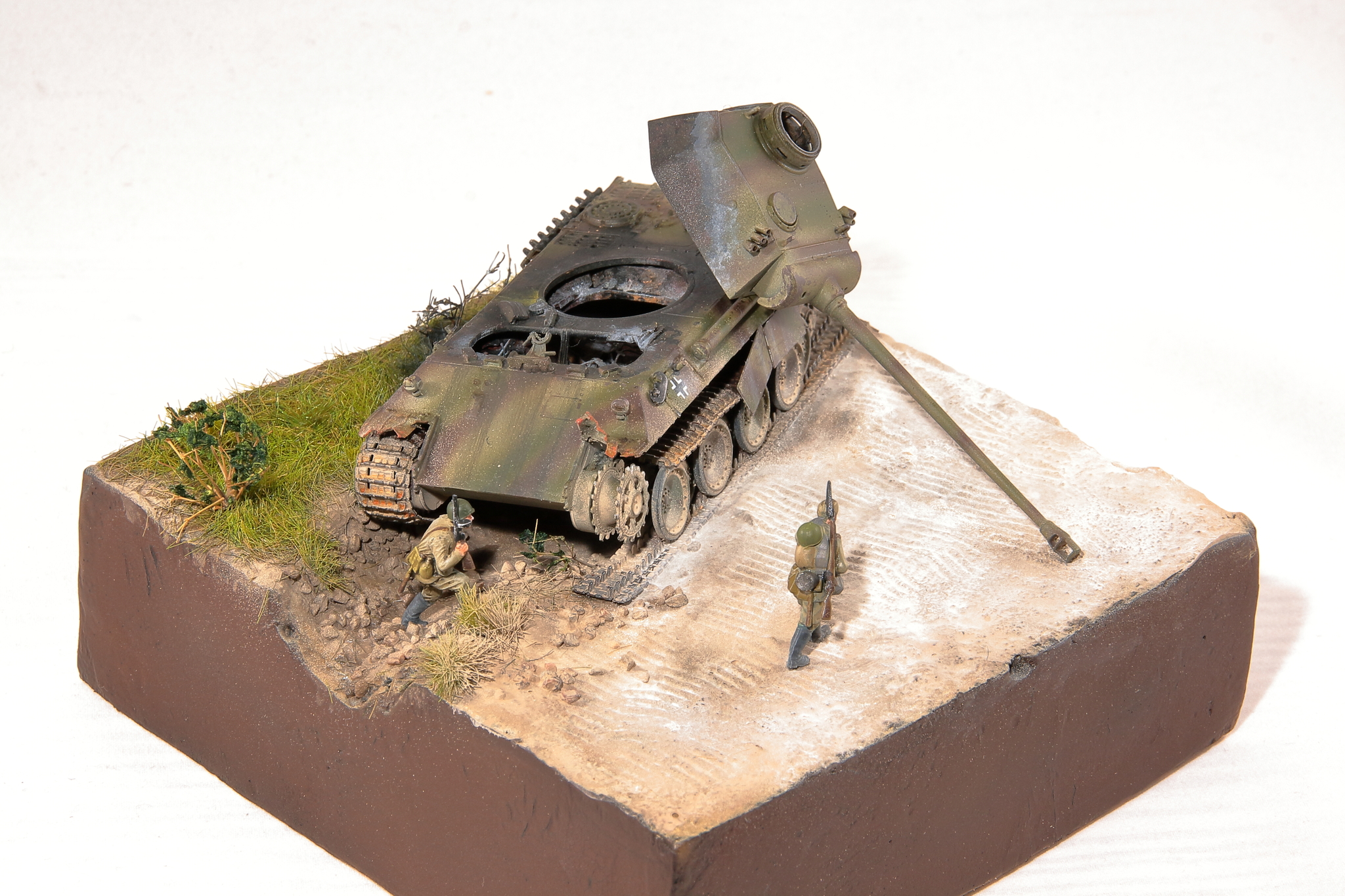 The roads of victory - My, Collecting, Stand modeling, Scale model, Modeling, Military equipment, The Second World War, Panther, Tanks, Diorama, Miniature, Painting miniatures, Longpost