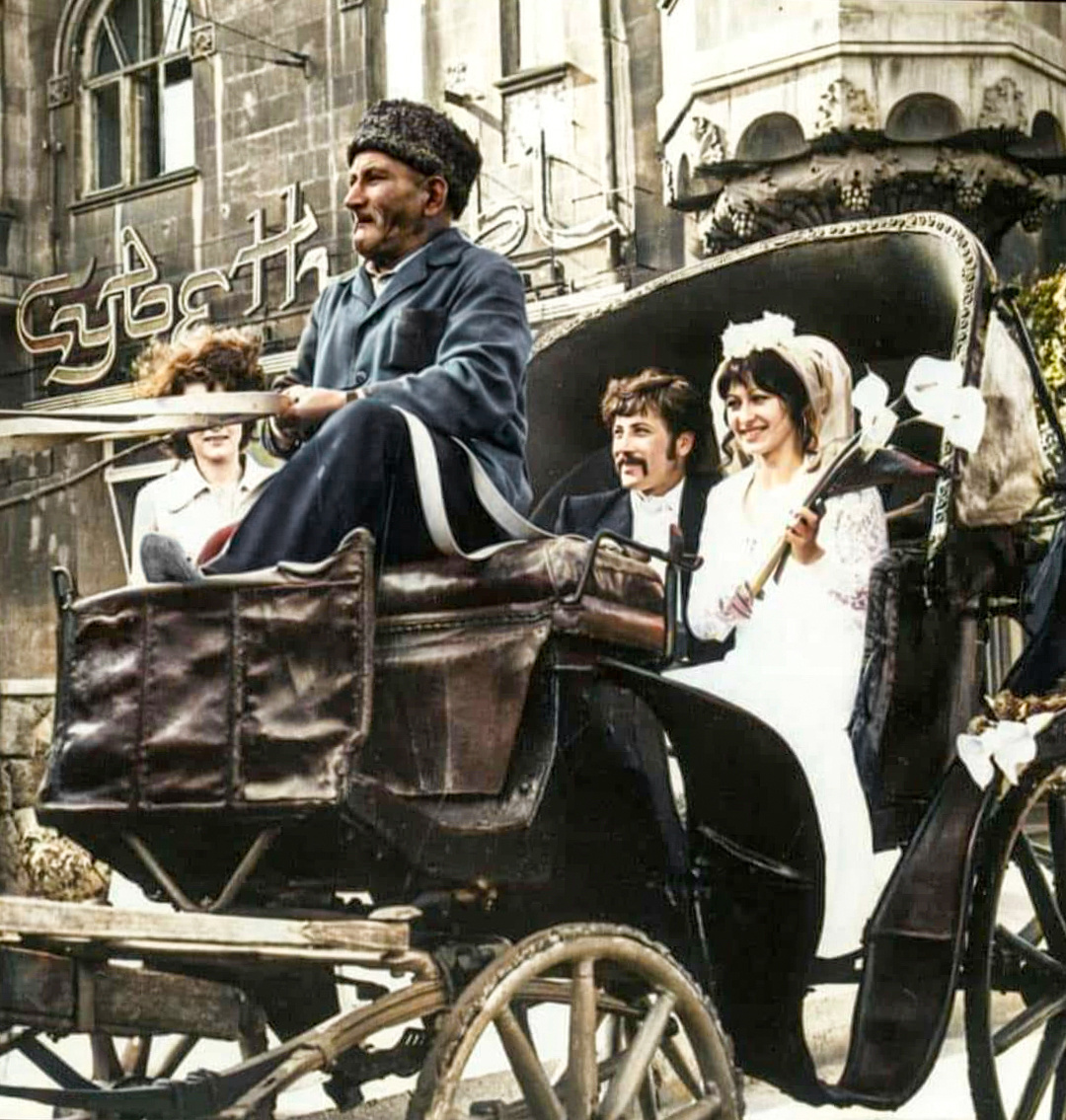 A selection of simple and stunning photographs from the USSR era. 20 colored photographs, Part VI - My, Old photo, The photo, the USSR, Colorization, Made in USSR, Childhood in the USSR, 70th, 60th, 80-е, Historical photo, Longpost