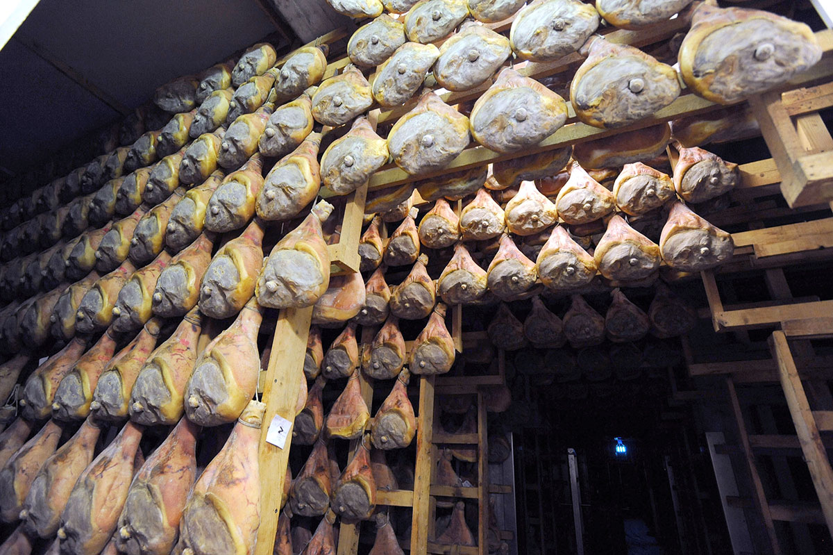 How to make prosciutto in Parma - Production, How is it done, Ham, Prosciutto, Longpost