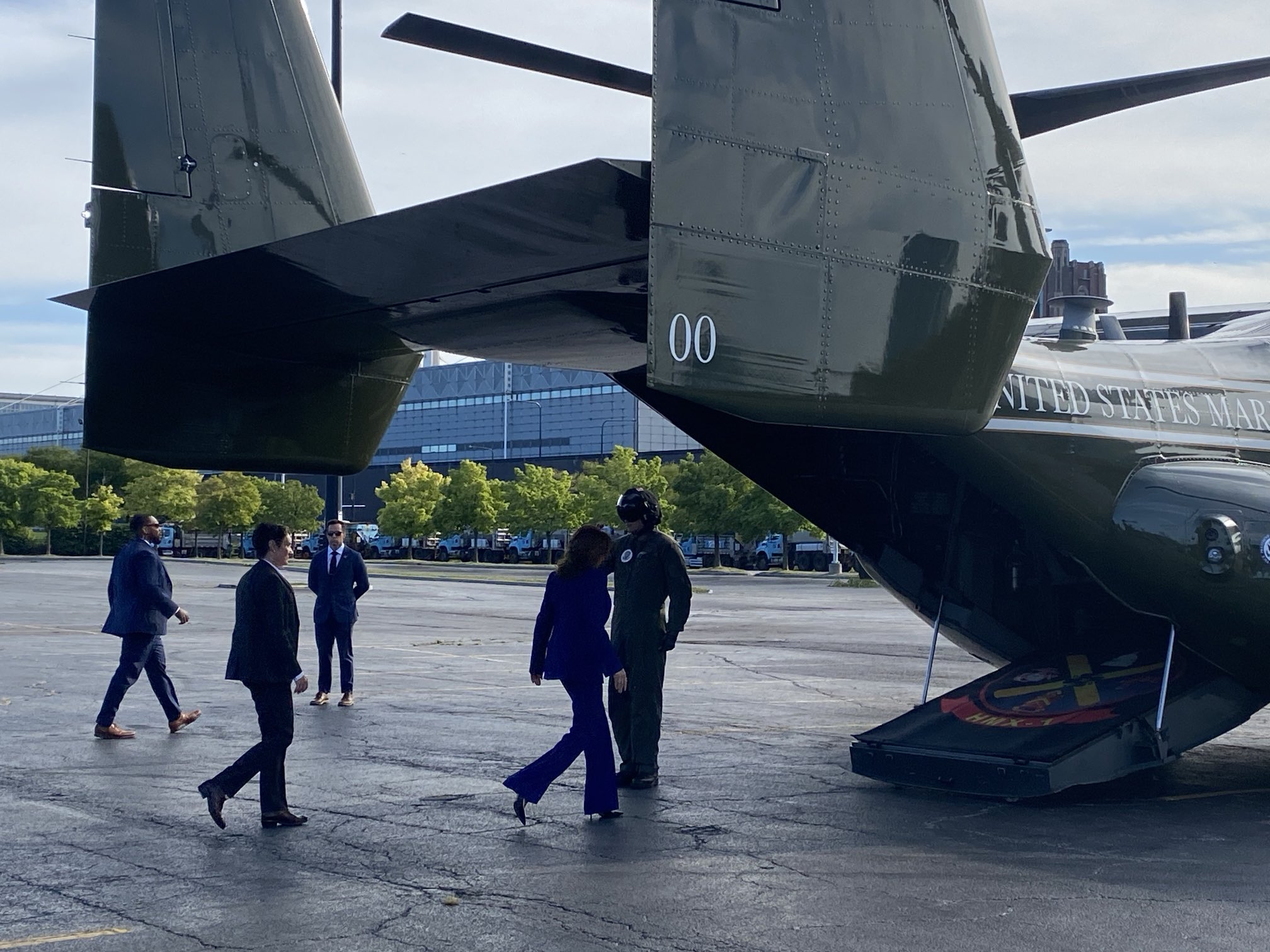 Brave Kamala - Aviation, Tiltrotor, Bell V-22 Osprey, USA, Aviation security, Courage, Kamala Harris, The photo, Longpost