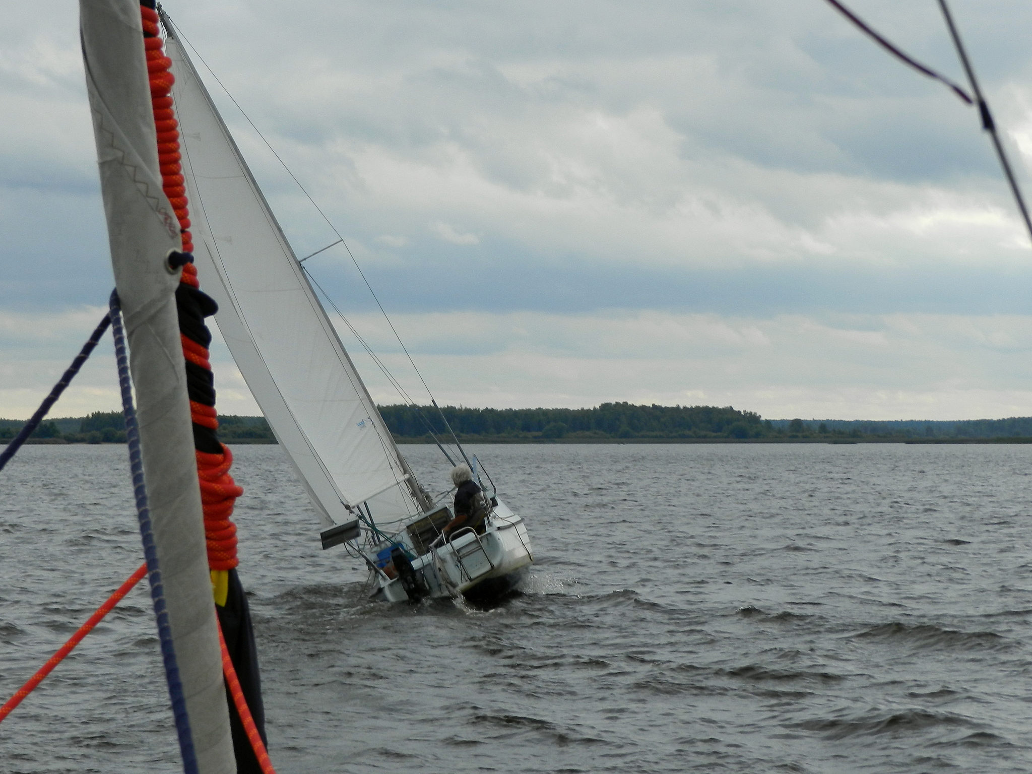 The weather is so different. Rybinsk Reservoir - My, Rain, The photo, Reflection, Beautiful view, Rybinsk Reservoir, Yacht, Yachting, Rainbow, Video, Longpost