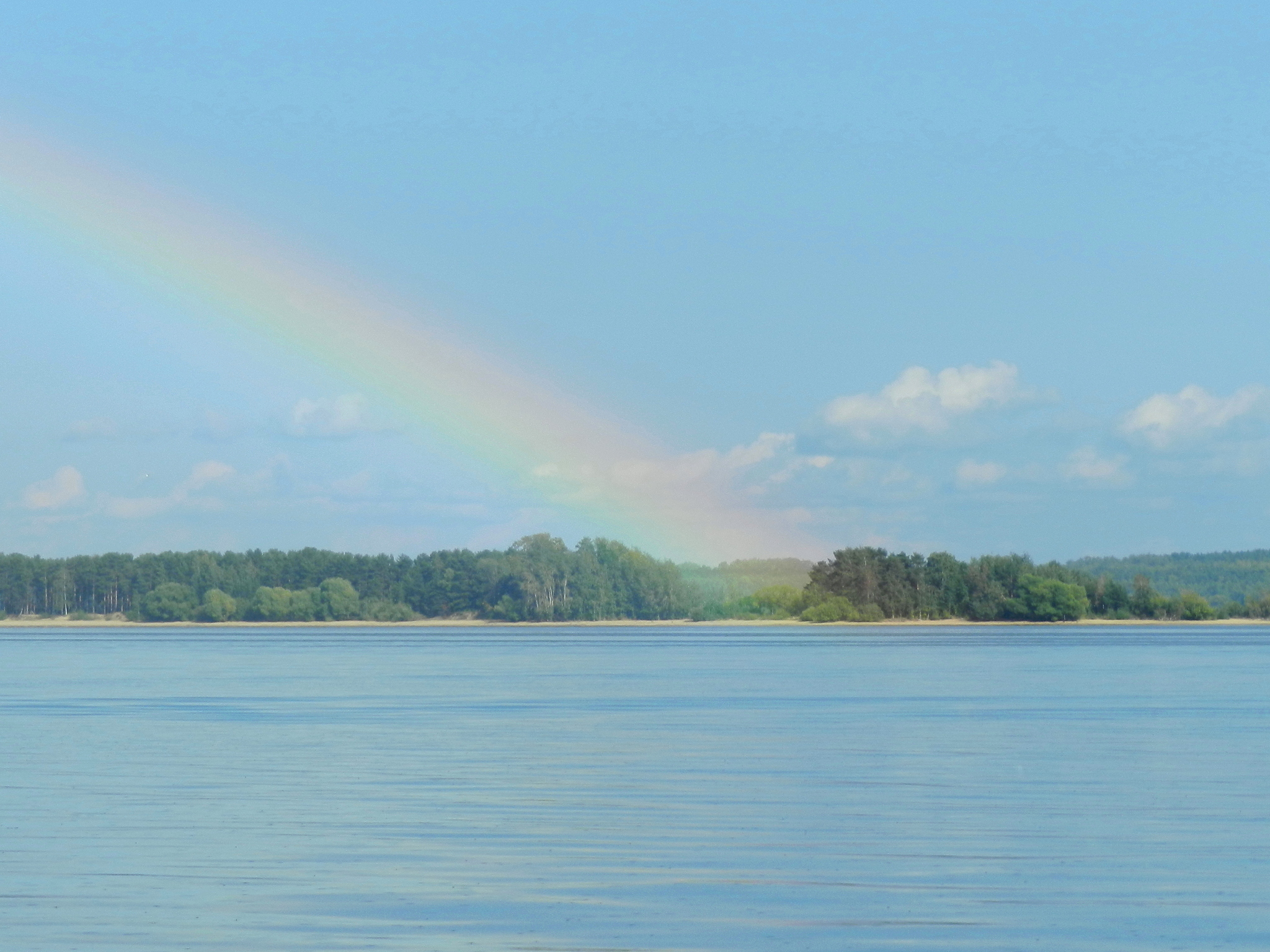 The weather is so different. Rybinsk Reservoir - My, Rain, The photo, Reflection, Beautiful view, Rybinsk Reservoir, Yacht, Yachting, Rainbow, Video, Longpost