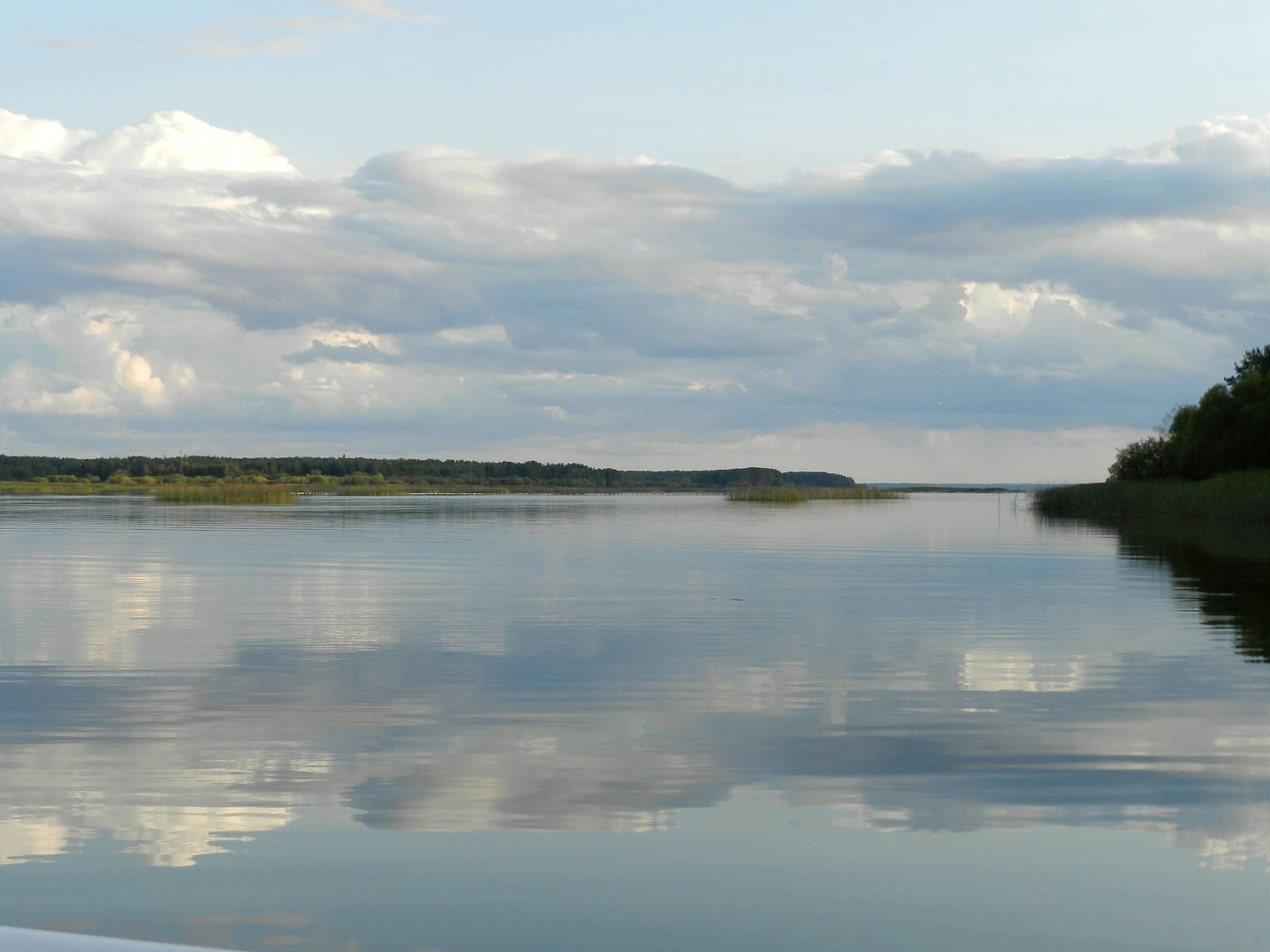 Такая разная погода. Рыбинское водохранилище - Моё, Дождь, Фотография, Отражение, Красивый вид, Рыбинское водохранилище, Яхта, Яхтинг, Радуга, Видео, Длиннопост