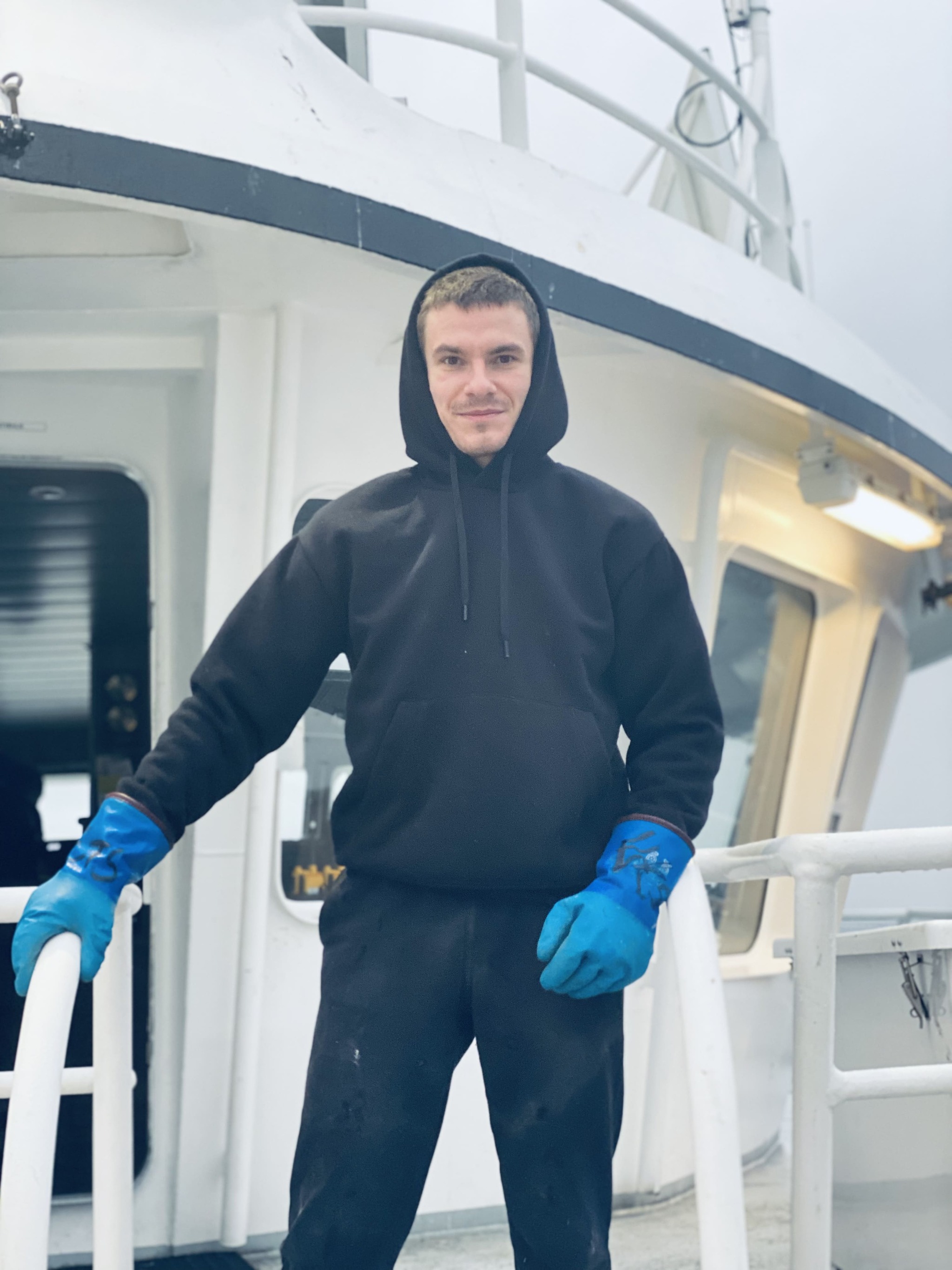 “What documents are needed to work on a crab fishing vessel”: Renat Besolov shares the secrets of successful employment on a crab fishing vessel - Career, Development, Vacancies, Longpost