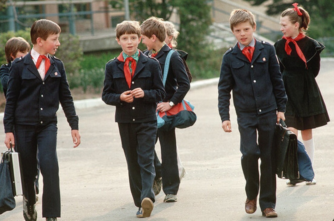 Stay fit - the USSR, School, Made in USSR, School uniform, Pupils, Childhood in the USSR, Black and white photo, Soviet education, Soviet, Childhood memories, 60th, 70th, 80-е, 50th, Memory, История России, Old photo, Film, Telegram (link), Longpost