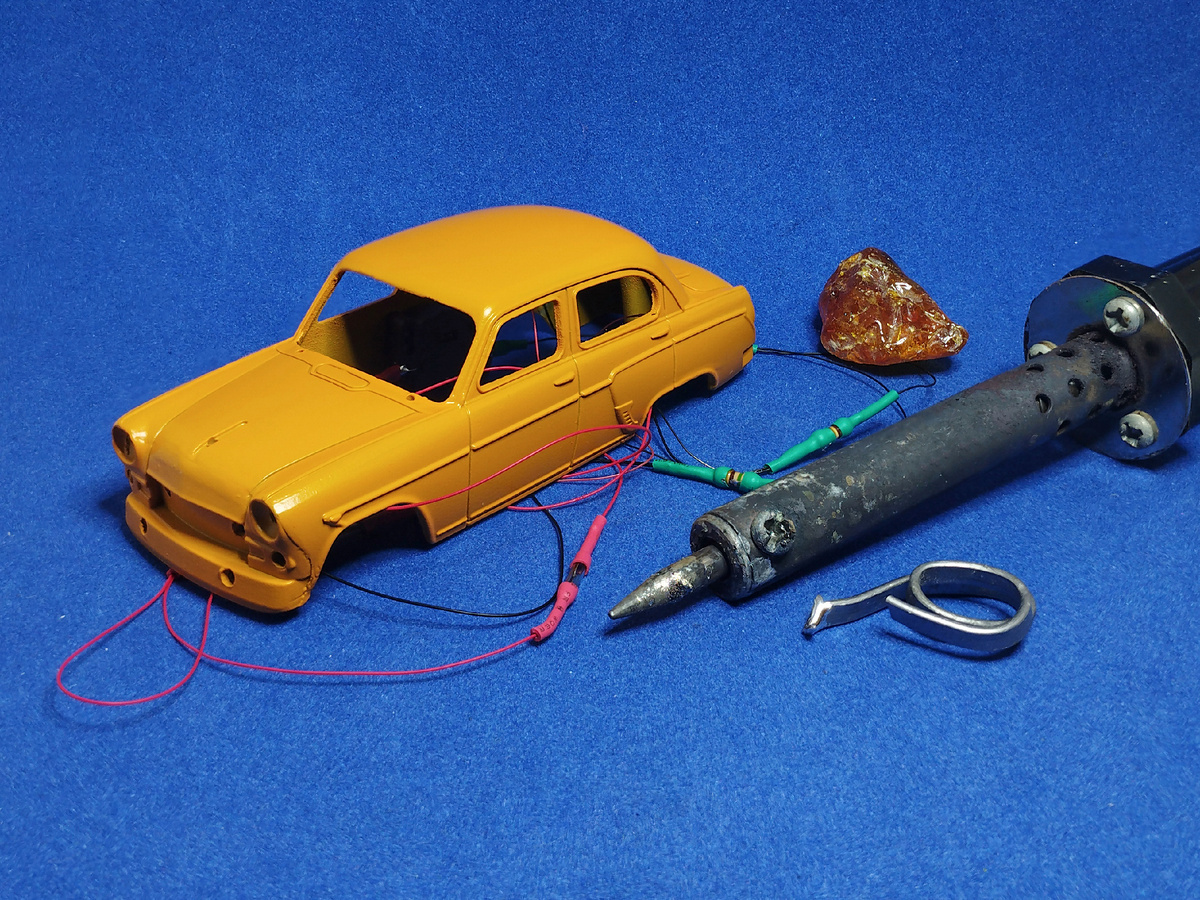 Orange Moskvich-407. How to put a vivid memory on your shelf. Creating a 1:43 scale model with electrification - My, Collecting, Modeling, Scale model, Collection, Moskvich, Mzma, Electrification, Girls, 1:43, Deagostini, Stand modeling, Serzhik Modelist, Painting miniatures, Memories, Longpost