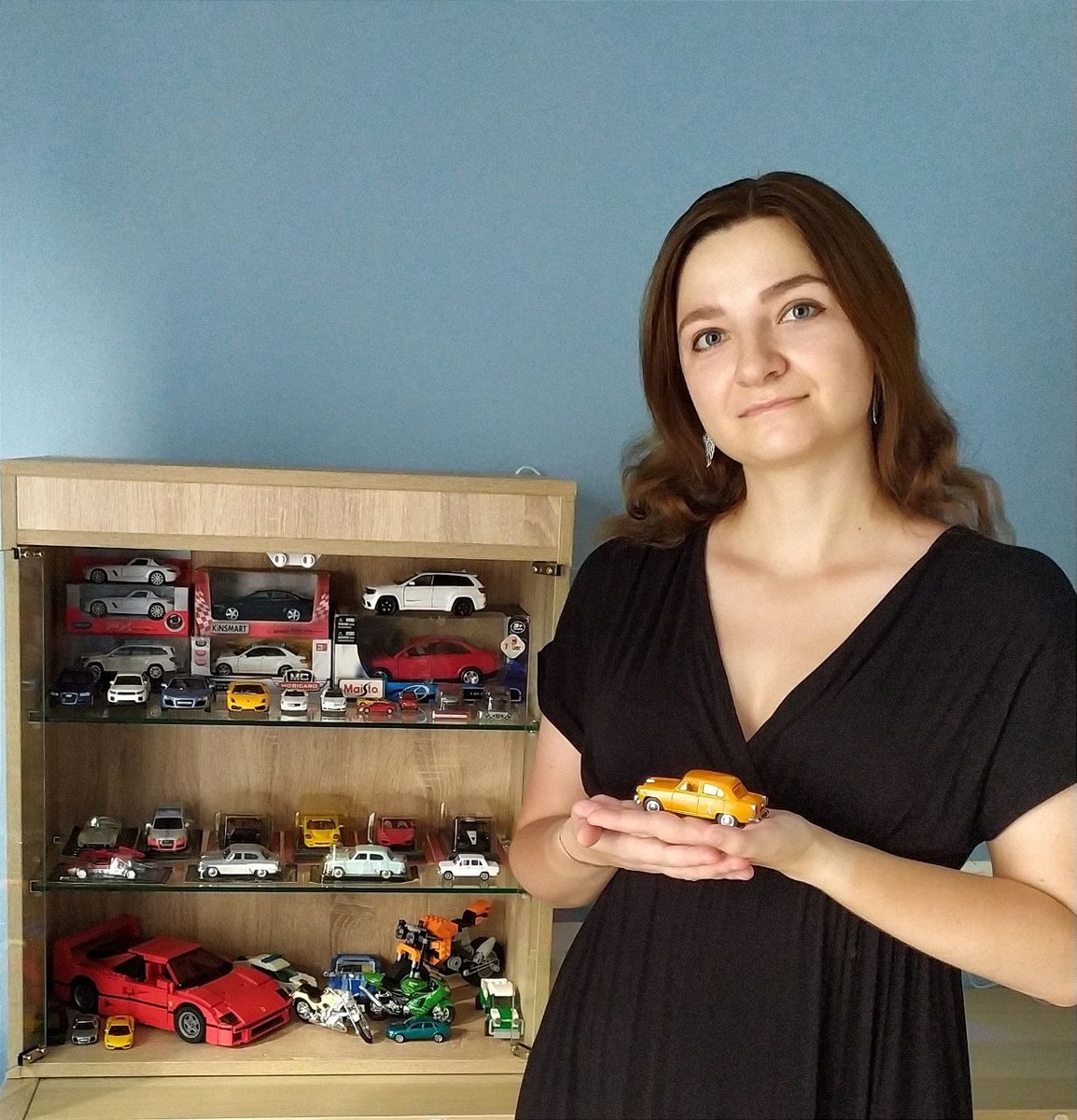 Orange Moskvich-407. How to put a vivid memory on your shelf. Creating a 1:43 scale model with electrification - My, Collecting, Modeling, Scale model, Collection, Moskvich, Mzma, Electrification, Girls, 1:43, Deagostini, Stand modeling, Serzhik Modelist, Painting miniatures, Memories, Longpost