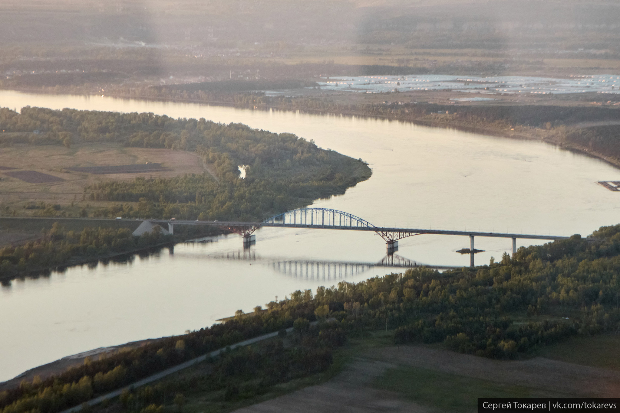 Красноярск из кабины самолета - Моё, Красноярск, Самолет, Аэросъемка, Длиннопост