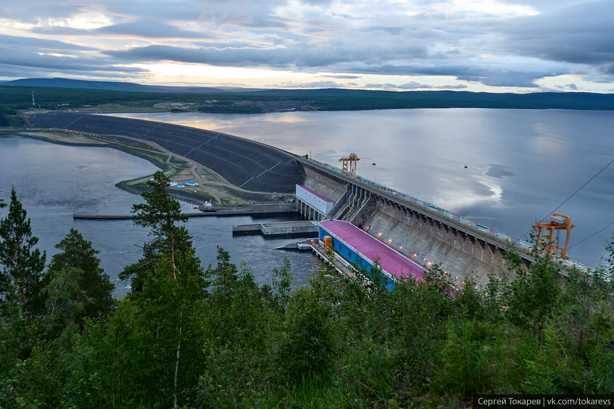 Boguchanskaya hydroelectric power station on the Angara. What it looks like from the outside and from the inside - My, Siberia, Industry, Angara River, Boguchanskaya HPP, Energy (energy production), Krasnoyarsk region, Longpost