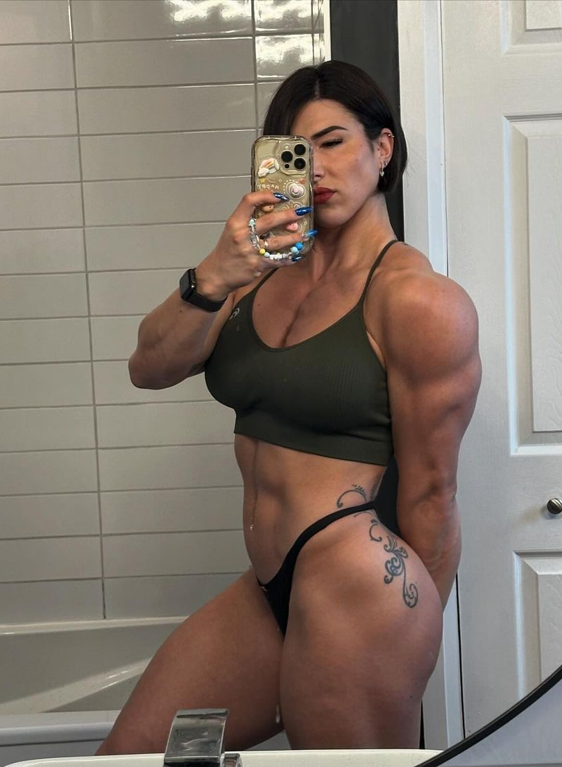 Manon Dutilly - Girls, Strong girl, Sports girls, Bodybuilders, Muscle, Body-building, The photo, Press, Back, Girl with tattoo, Video, Vertical video, Instagram (link), Longpost