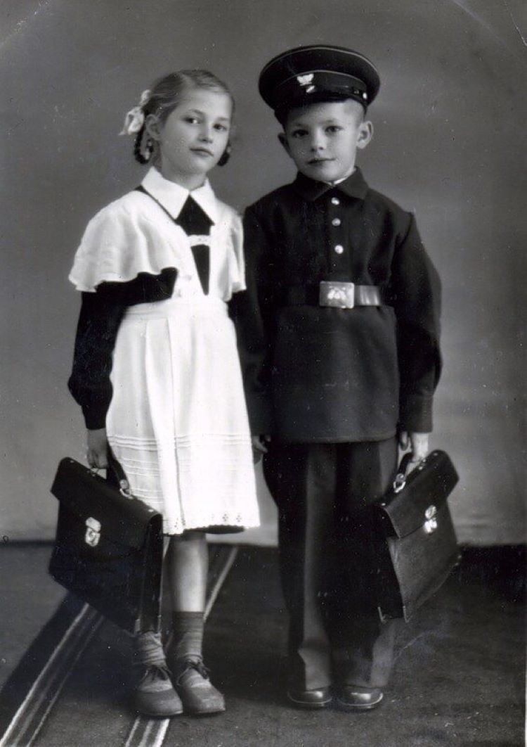 Stay fit - the USSR, School, Made in USSR, School uniform, Pupils, Childhood in the USSR, Black and white photo, Soviet education, Soviet, Childhood memories, 60th, 70th, 80-е, 50th, Memory, История России, Old photo, Film, Telegram (link), Longpost