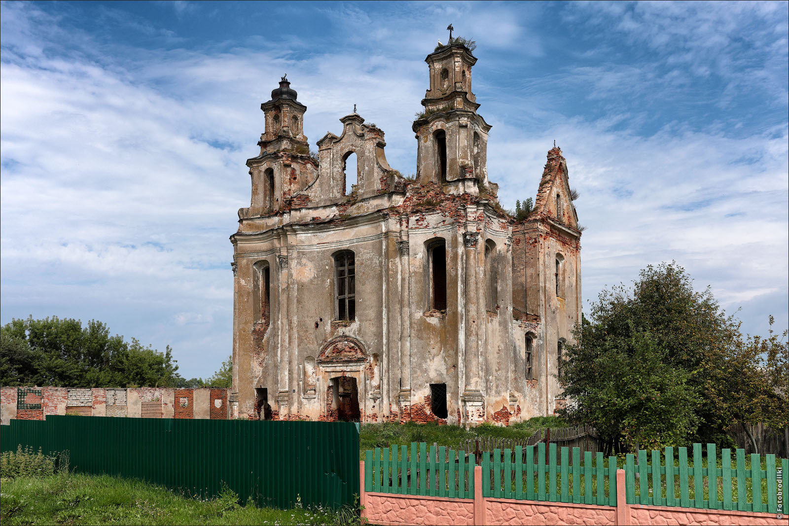 Photowalk: Smolyany, Belarus - My, Photobritish, sights, Architecture, Local history, Republic of Belarus, Temple, Church, Lock, Ruins, The photo, Longpost