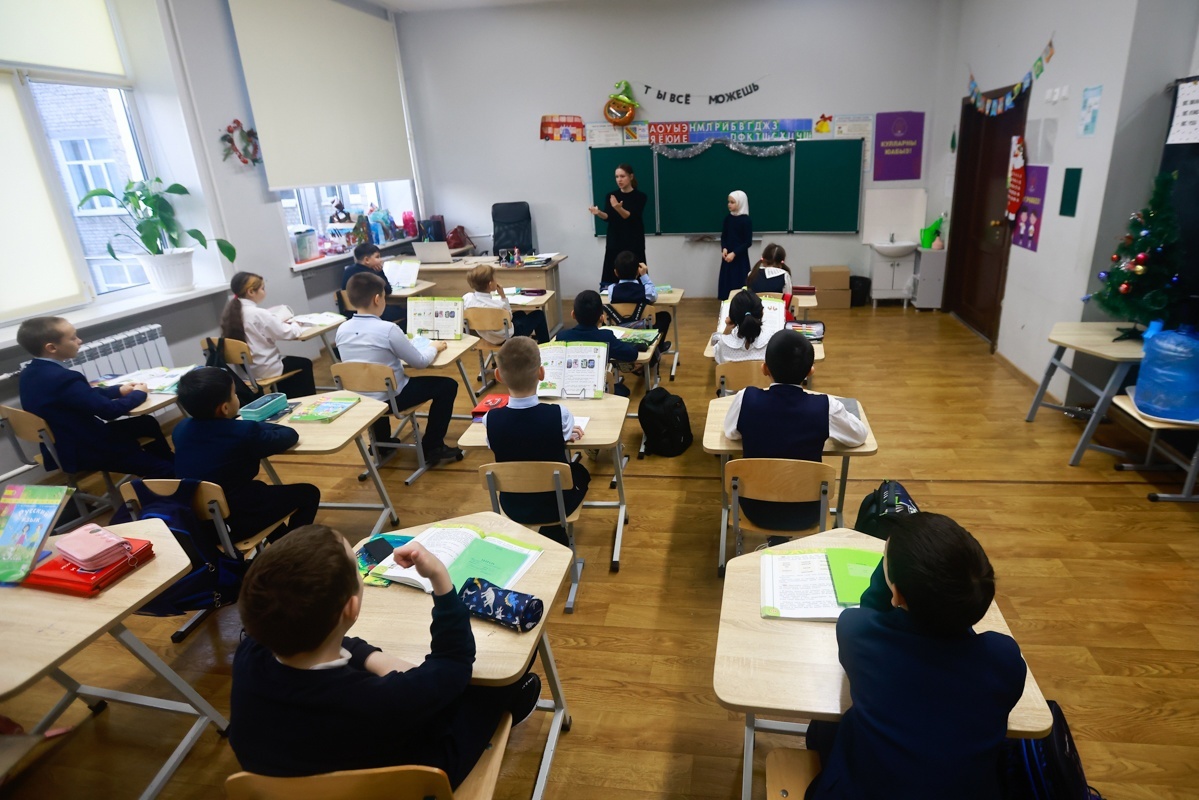 Children on their knees did not help: Kazan villages have not been able to get a school for years - Kazan, Education, School, Tatarstan, Pupils, Children, Longpost