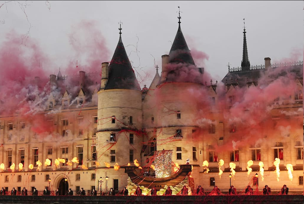 France is burning - France, beauty, Town