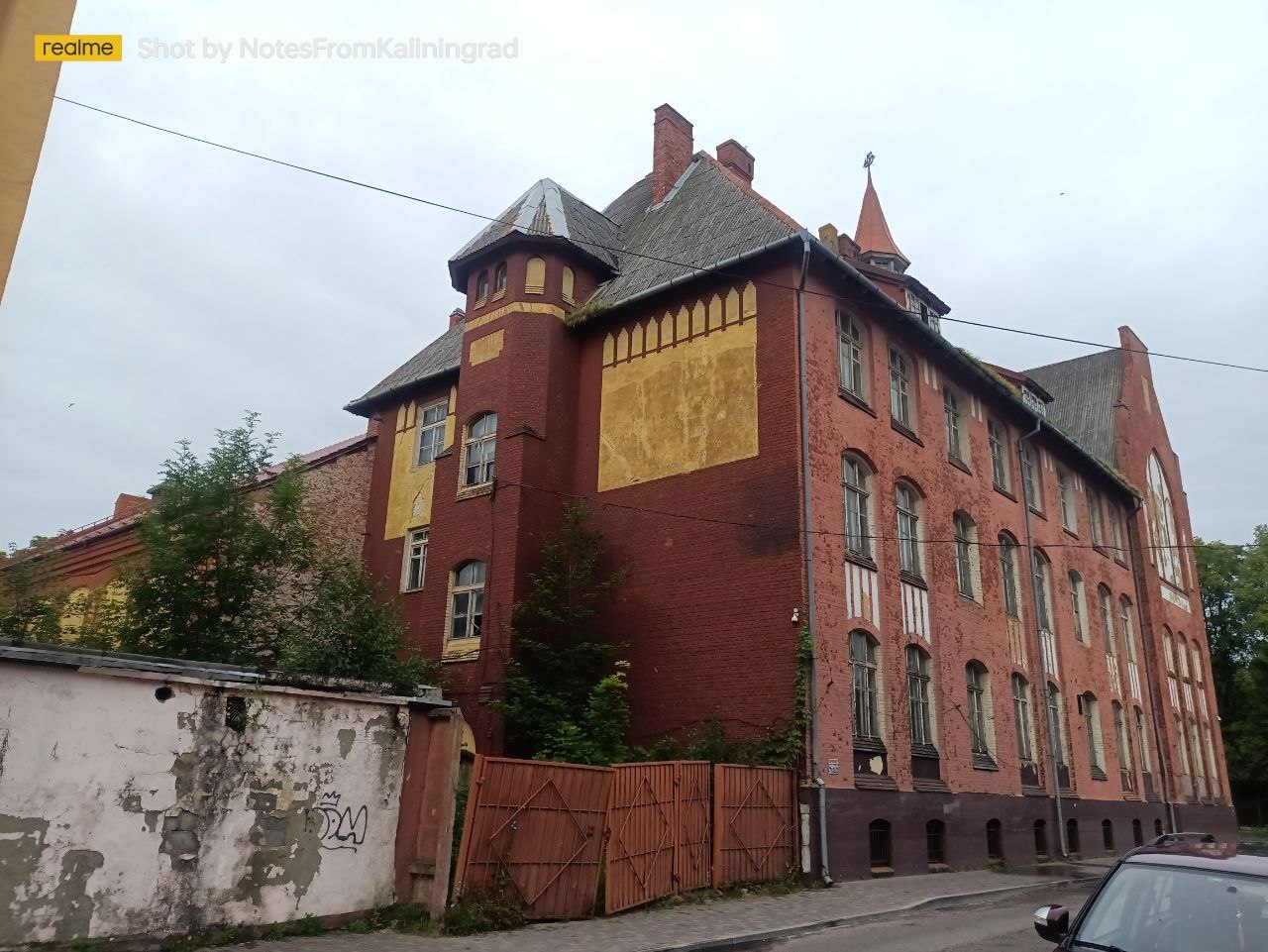 Real gymnasium building - My, Baltiysk, Kaliningrad, Kaliningrad region, City walk, Street photography, The photo, Architecture