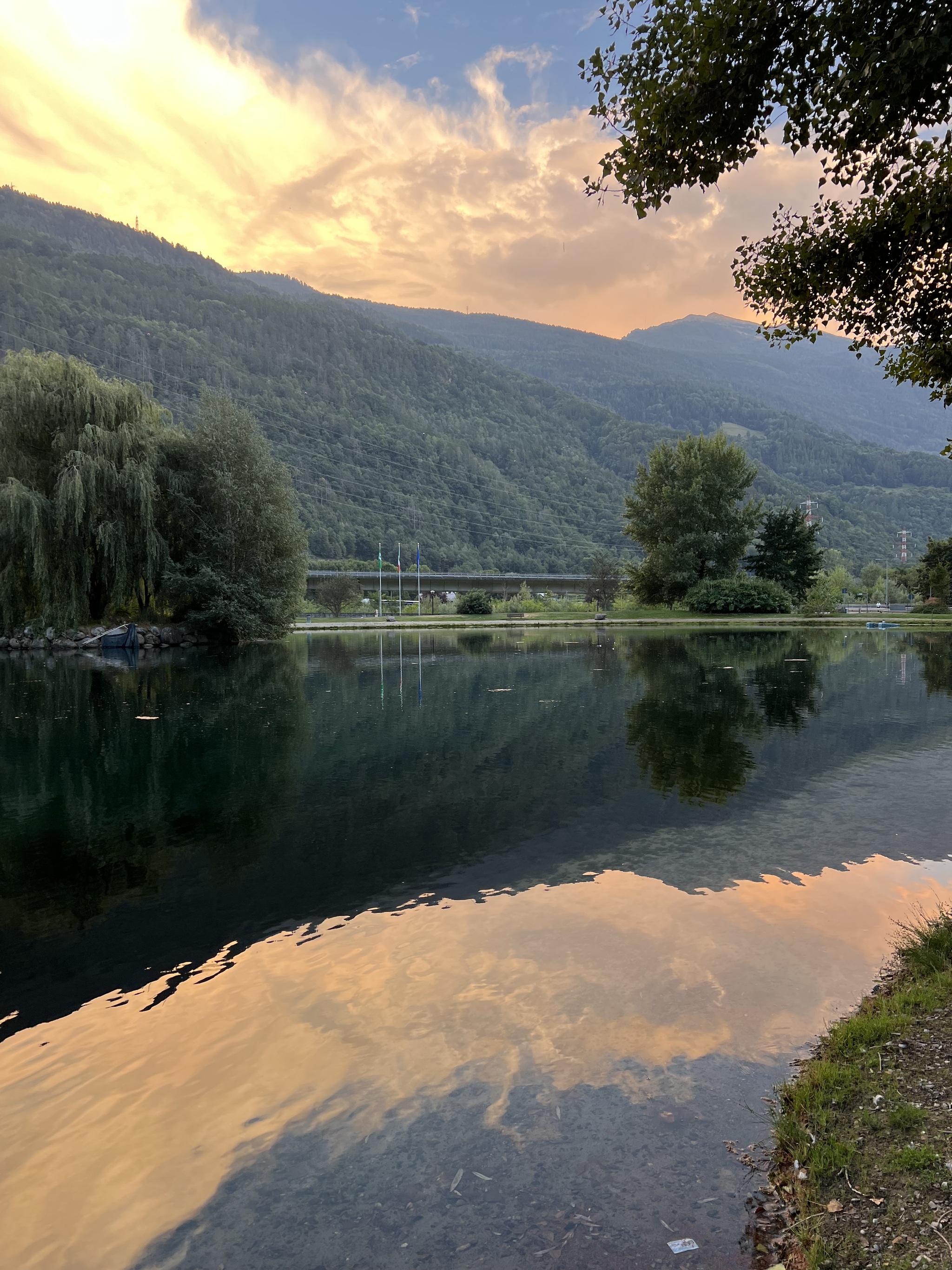 08.27-28.24 Chronicles of a truck driver with dachshunds in Europe. (Flight to Grosotto) - My, Tourism, Truckers, Europe, Drive, Work, Relaxation, Dachshund, Italy, Video, Vertical video, Longpost