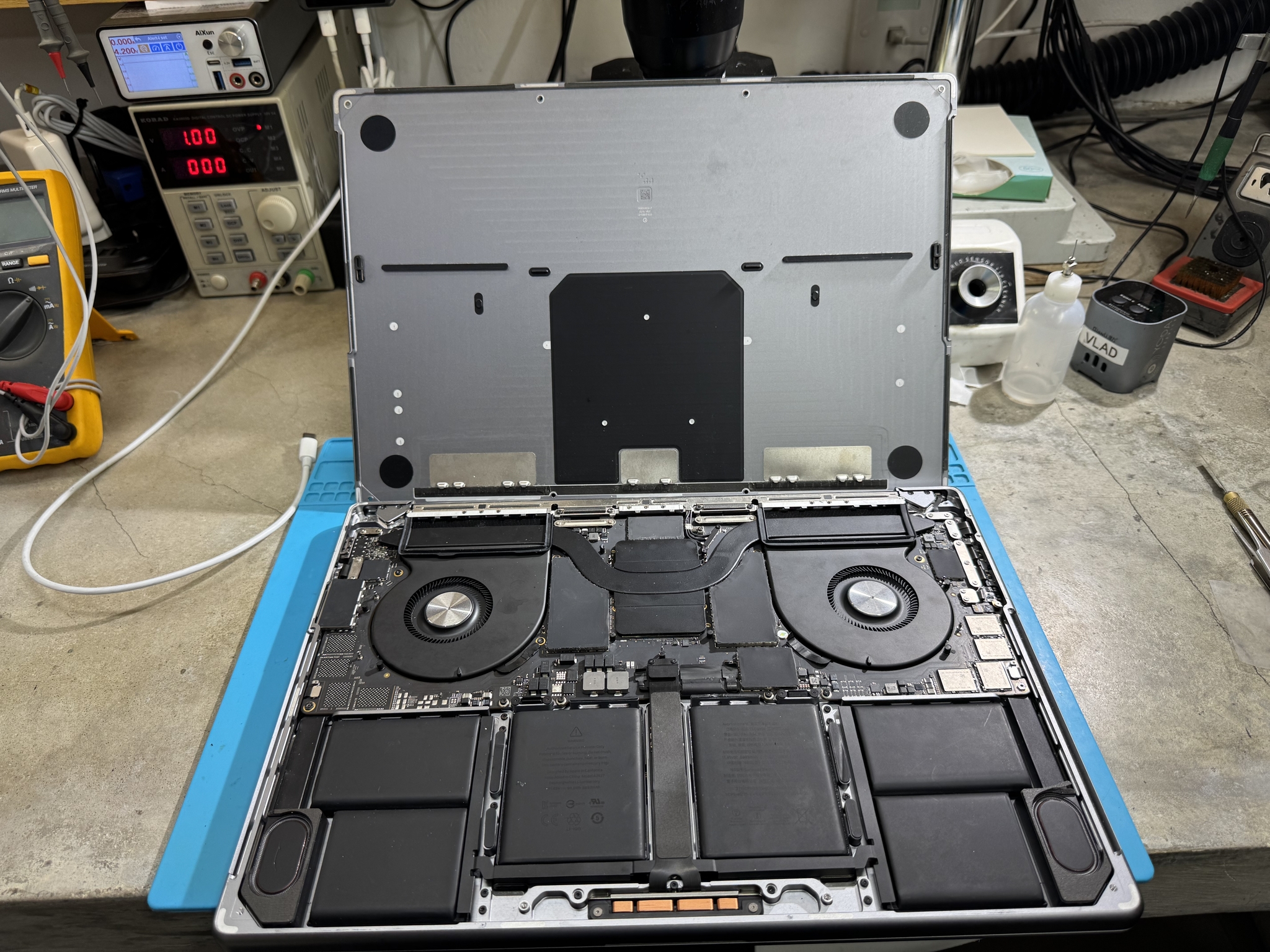 MacBook Pro 16' 2021 after warm-ups - My, Macbook, Repair of equipment, Laptop Repair, Apple, Rukozhop, Expensive-Rich, Video, Soundless, Mat, Longpost