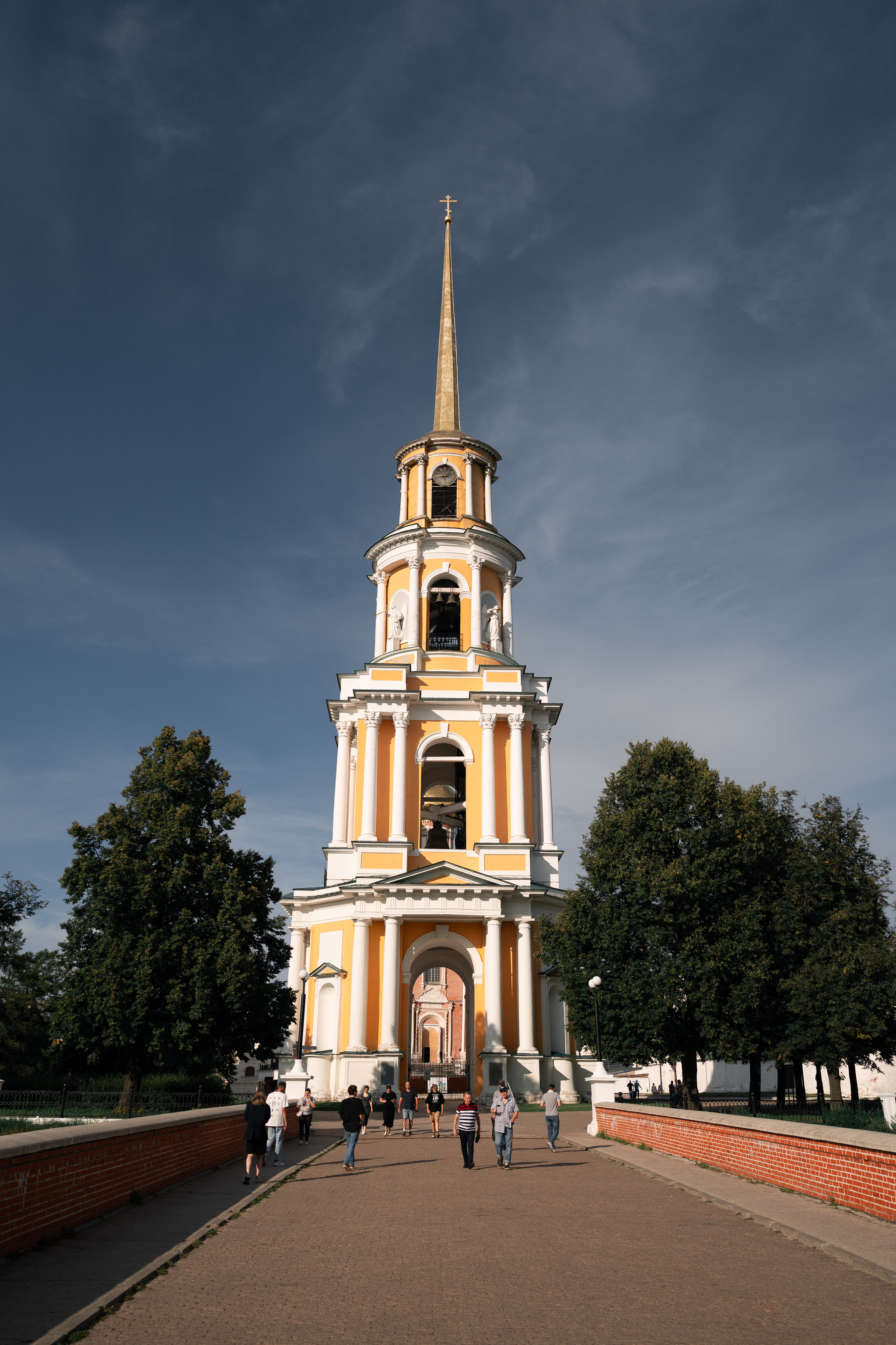 Грибы с глазами, Кремль и весовщик - Моё, Достопримечательности, Краеведение, Рязань, Рязанская область, Памятник, Памятник Ленину, Архитектура, Весы, Храм, Здание, Города России, История города, Длиннопост