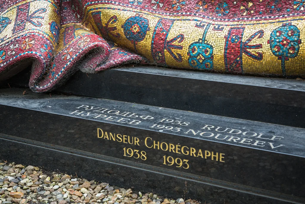 An unusual tombstone on the grave of Rudolf Nureyev - My, France, Cemetery, Telegram (link), Rudolf Nureyev, Longpost, Repeat