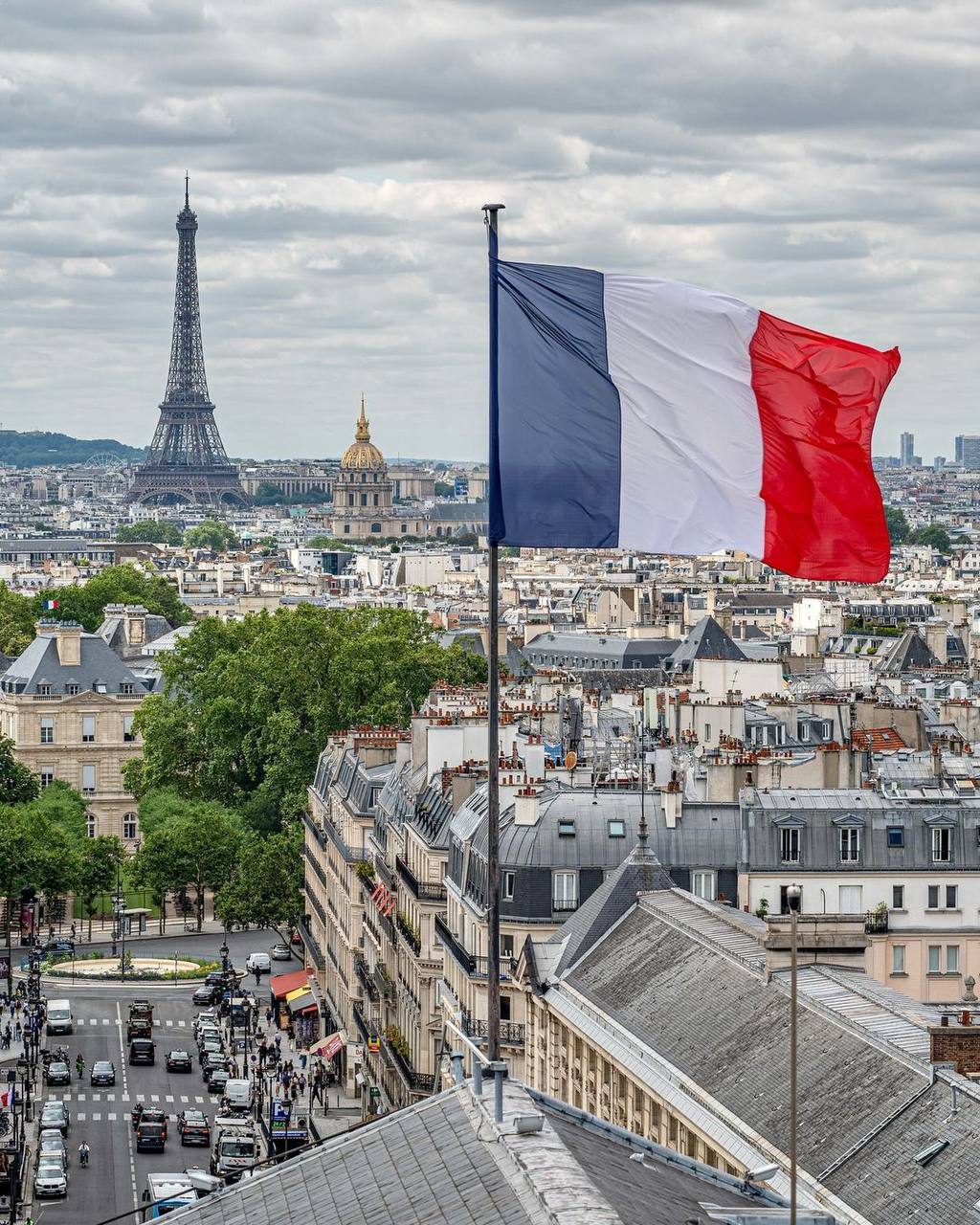 TOP 5 phrases for traveling to Paris 2024 - Paris, Arrest of Pavel Durov, France, Tourism, Travels, Europe, Relaxation, Vacation, Telegram (link), Туристы, Drive, Longpost