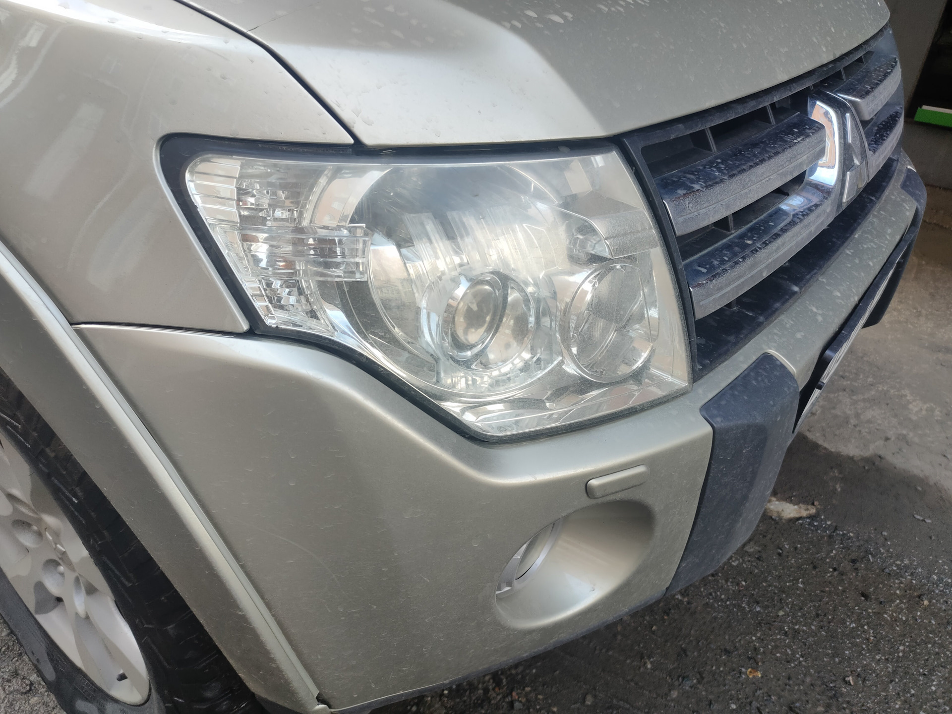 Grinding, polishing and armoring of headlights on Pajero 4 - do it yourself - My, Needlework with process, Rukozhop, With your own hands, Mitsubishi Pajero, Longpost