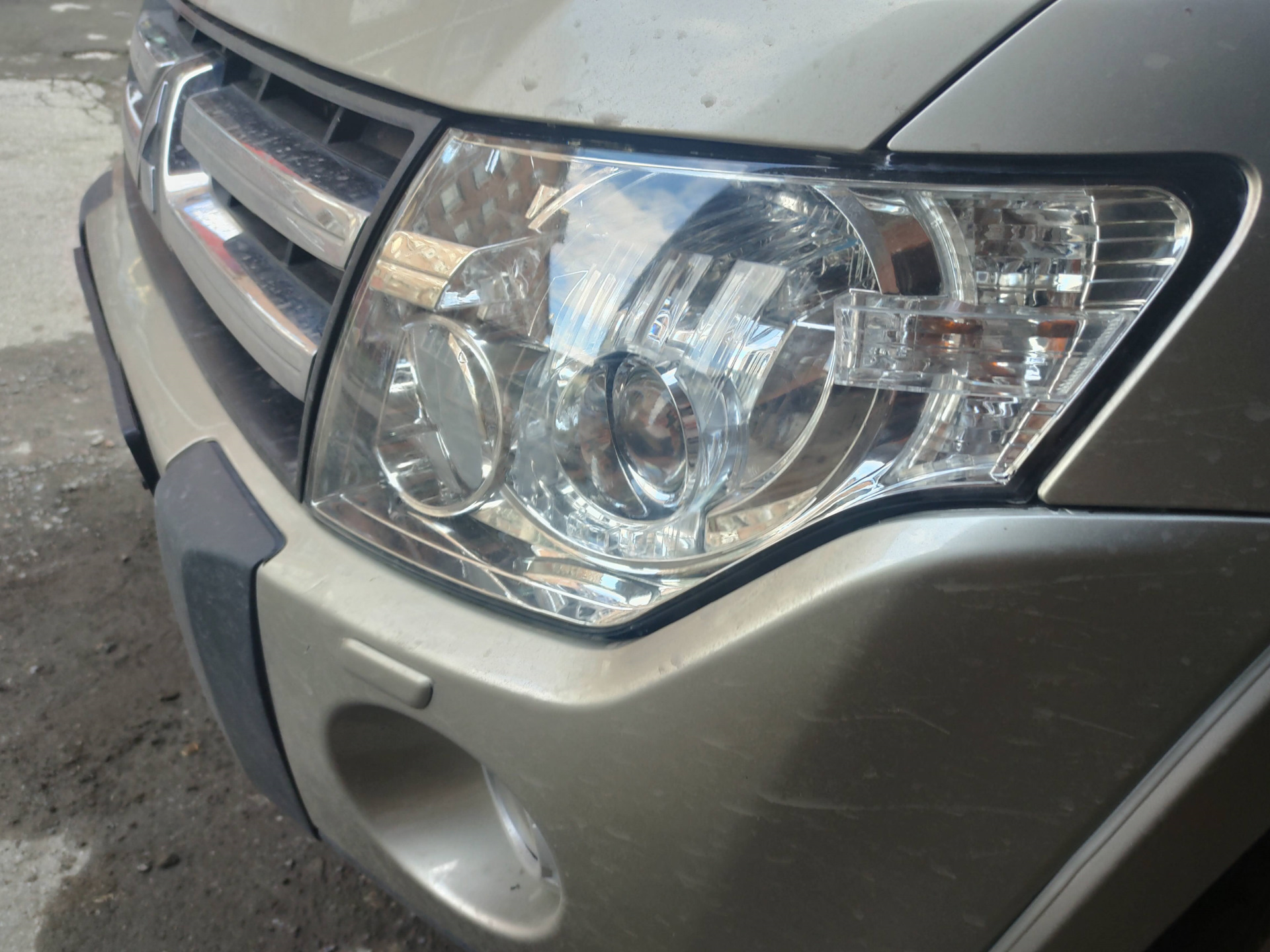 Grinding, polishing and armoring of headlights on Pajero 4 - do it yourself - My, Needlework with process, Rukozhop, With your own hands, Mitsubishi Pajero, Longpost