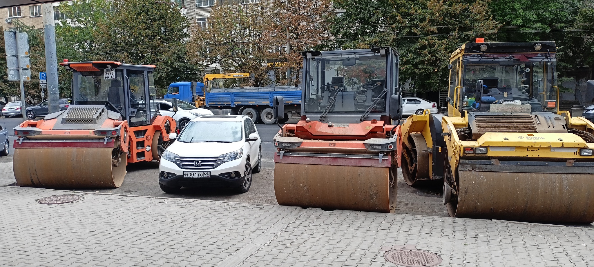 Свой среди чужих, чужой среди своих - Моё, Свой среди чужих, Чужой среди своих, Авто, Каток, Строительная техника, Уличная фотография