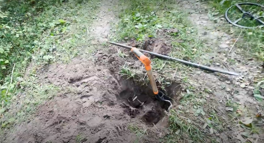 I came across a powerful metal signal on the road - how could I not dig it up? - My, Find, Abandoned, Forest, Search, Longpost