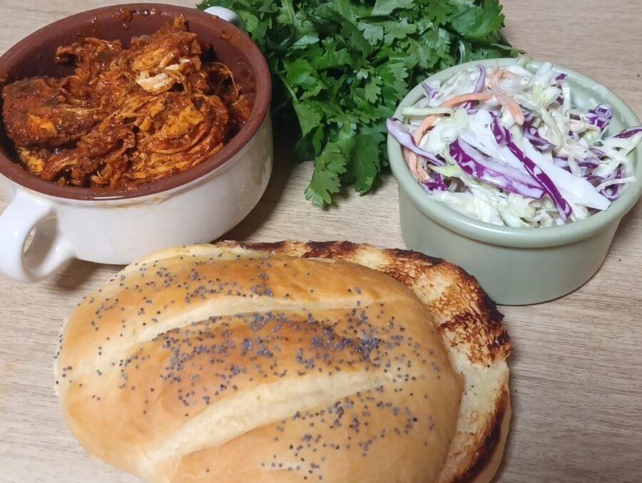 Chicken Achiote Sandwich - My, Recipe, Sour cream, Mayonnaise, Sandwich, Cabbage, Hen, Mexican cuisine, Lime, Longpost, Food