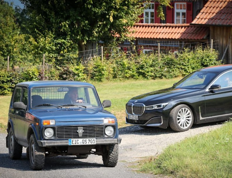 The head of the Alternative for Germany party arrived at the polling station in a Niva - Niva, Germany, Elections, Politics