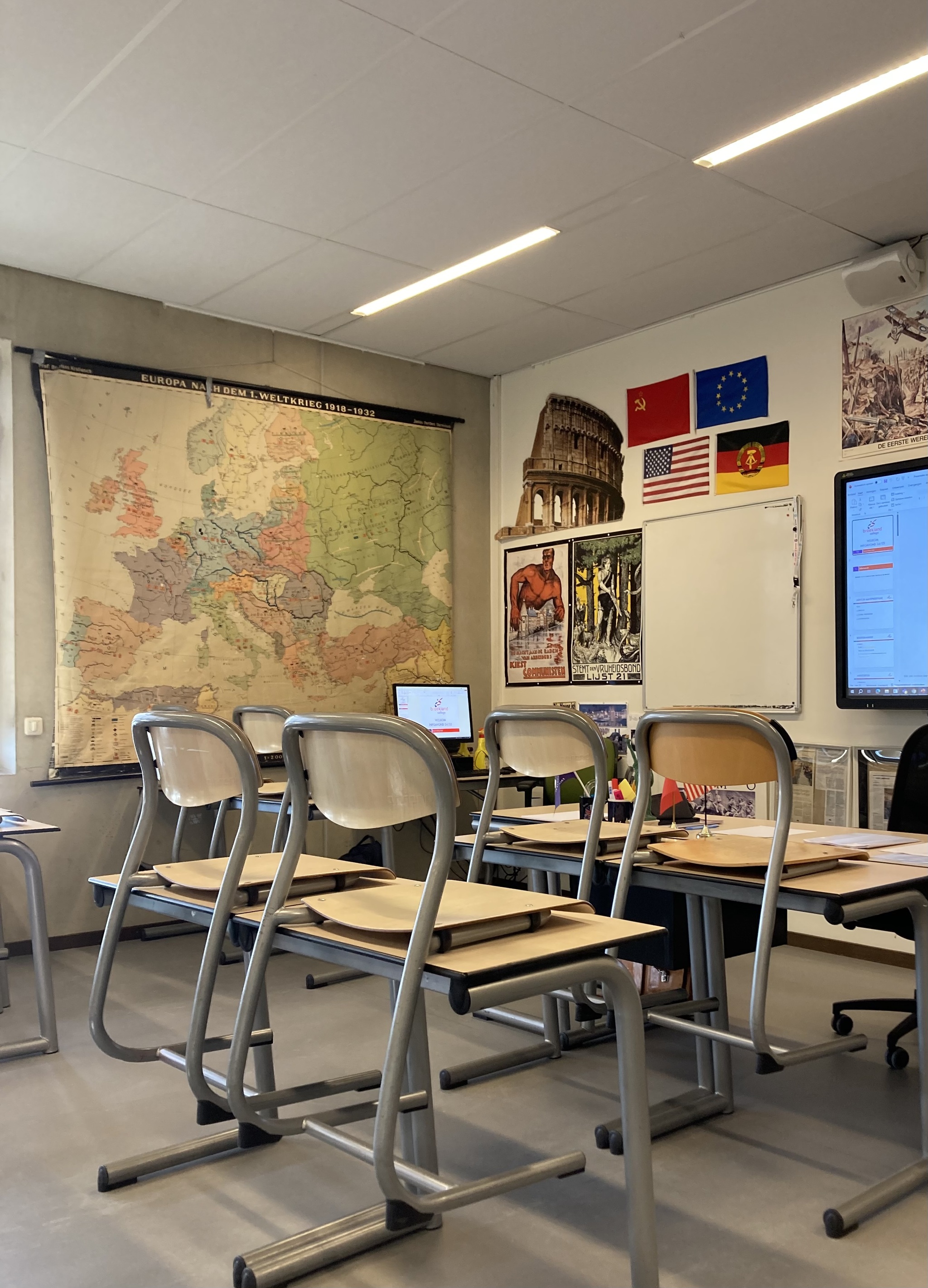 History classroom in a school, Netherlands - My, History (science), School, Cabinet, the USSR, Cards, Longpost