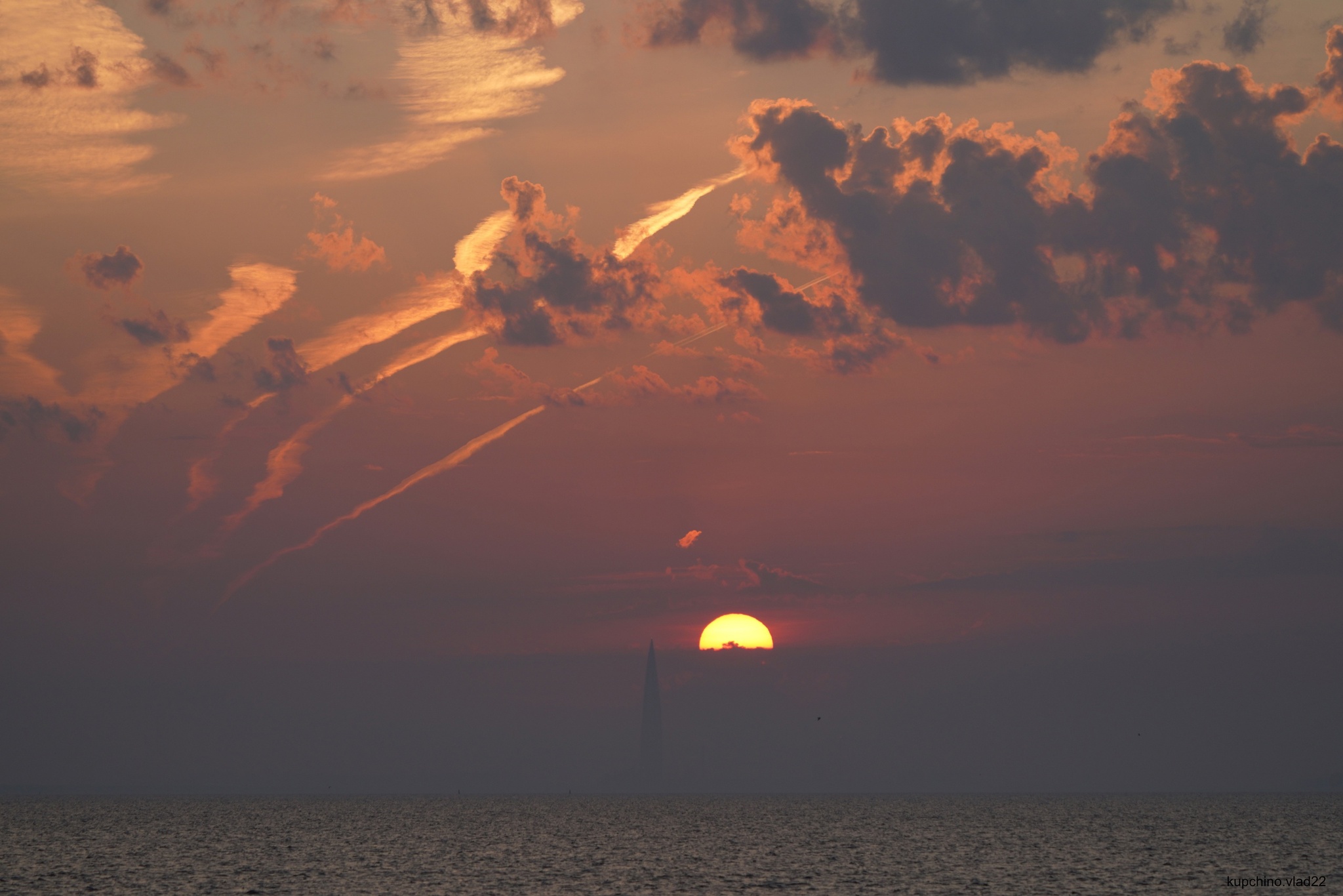 Condensation Trail Surprise, 20 mins) - My, The photo, Sunrise, Clouds, dawn, Longpost