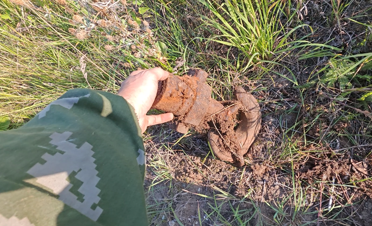 Откопал в лесу закопанную кастрюлю и увидел, что она не пустая - Моё, Находка, Поиск, Лес, Длиннопост