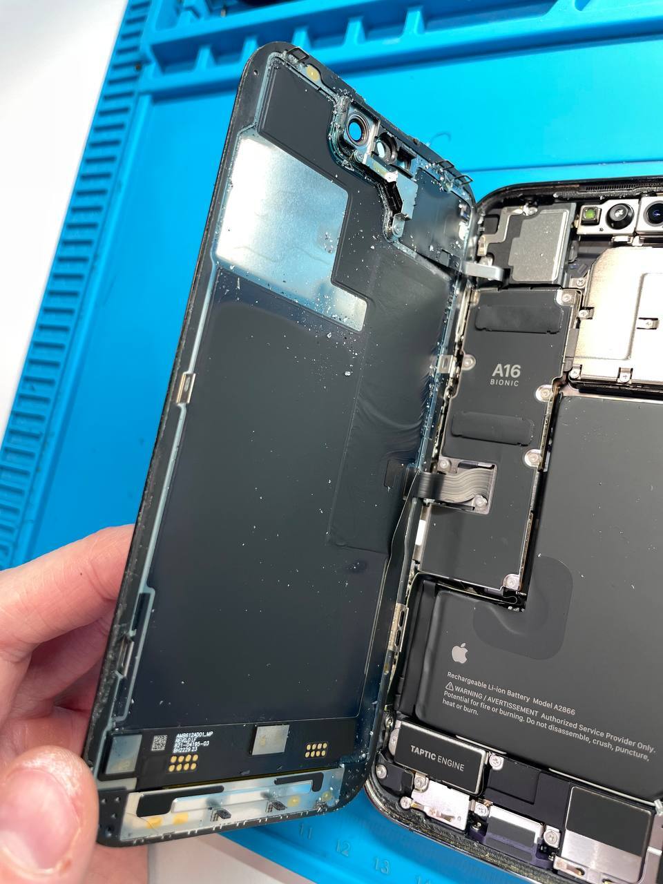 iPhone 14 Pro case replacement in St. Petersburg. Terrible condition of the phone after laser cover replacement without disassembling. Is it worth it? - Ремонт телефона, Breaking, iPhone, Repair of equipment, Service center, Saint Petersburg, Video, Vertical video, Telegram (link), VKontakte (link), YouTube (link), Longpost