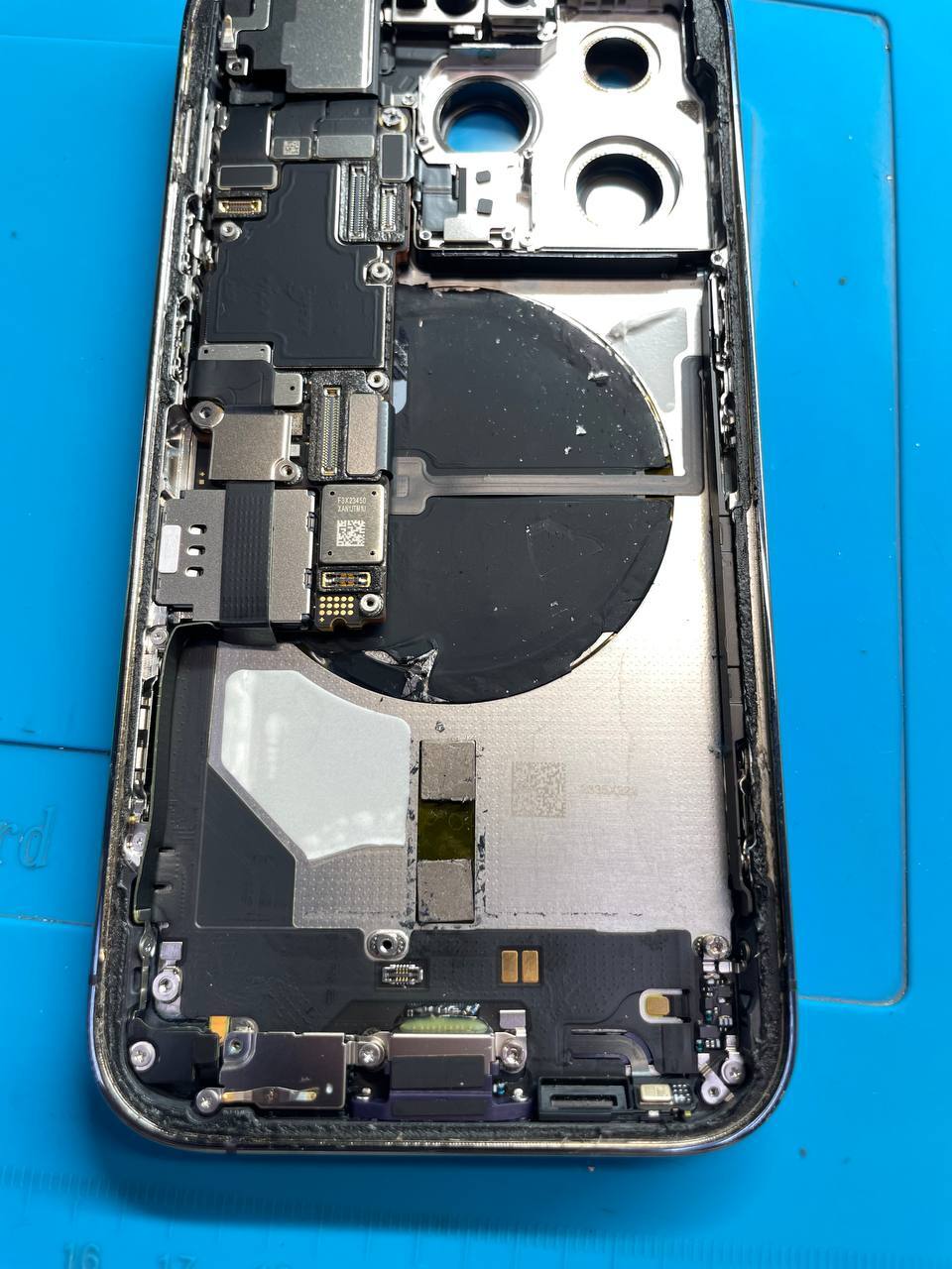 iPhone 14 Pro case replacement in St. Petersburg. Terrible condition of the phone after laser cover replacement without disassembling. Is it worth it? - Ремонт телефона, Breaking, iPhone, Repair of equipment, Service center, Saint Petersburg, Video, Vertical video, Telegram (link), VKontakte (link), YouTube (link), Longpost