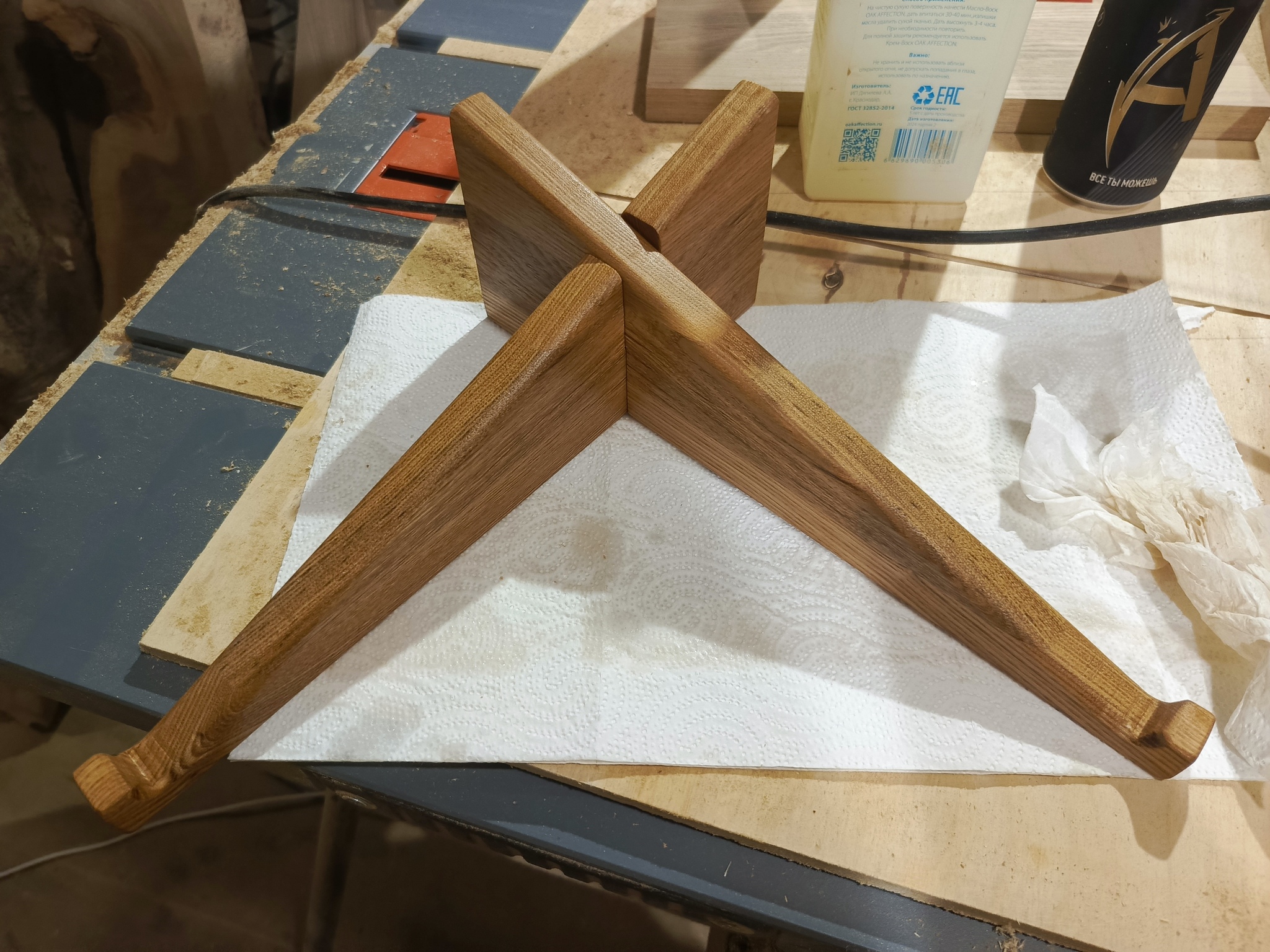 Another product - a laptop stand. Oak and tung oil. What do you think? - My, Carpenter, With your own hands, Woodworking, Wood products, Homemade, Longpost