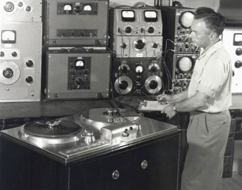 1935: The audio tape recorder uses inexpensive magnetic tape. - Technologies, IT, Rarity, Inventions, Technics, Electronics, Engineer, History, Innovations, Longpost