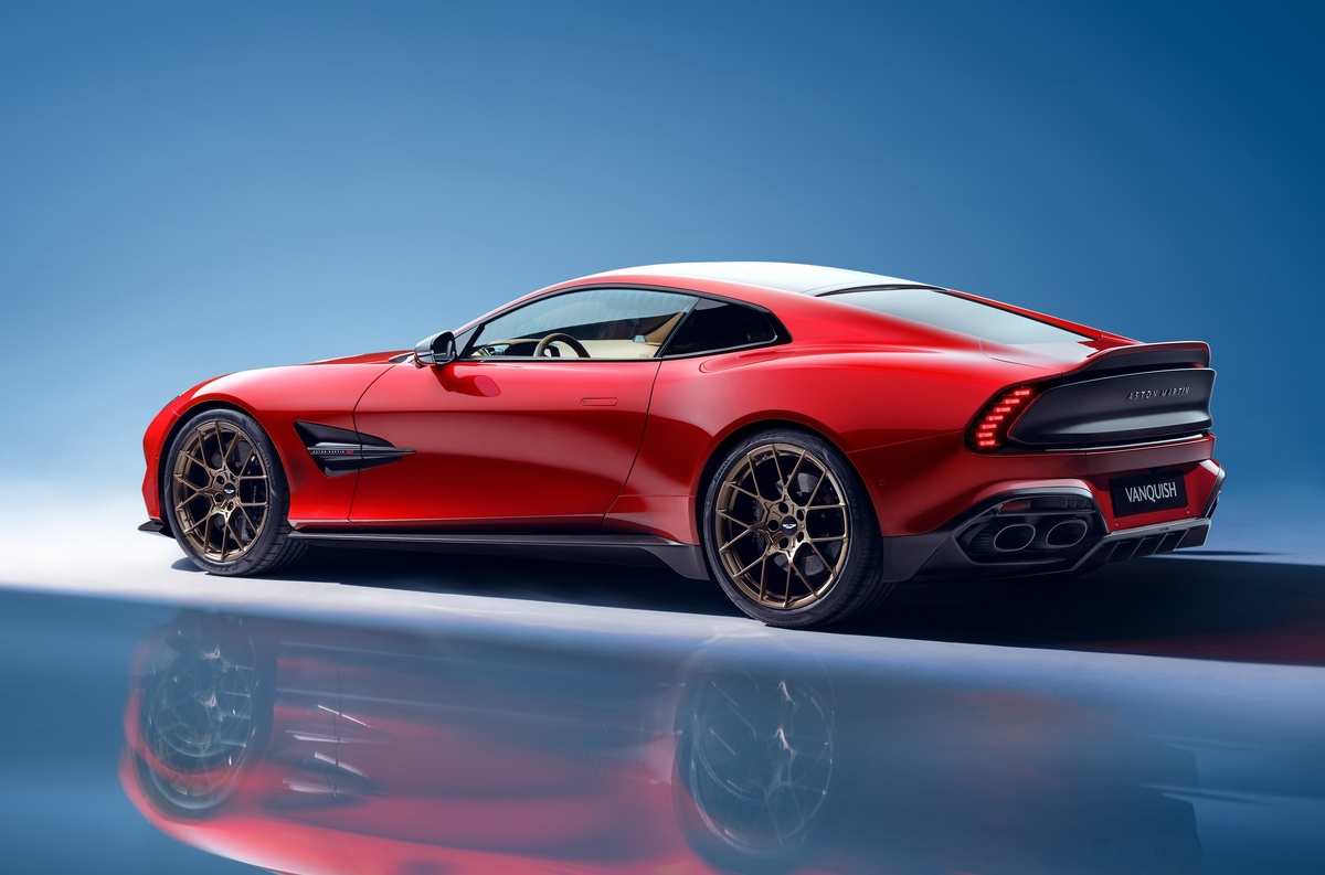 New Aston Martin Vanquish: continent eater with 835-horsepower V12. The new flagship of the British brand is presented - Technics, Inventions, Car history, Engine, Tuning, Spare parts, Aston martin, news, New items, Auto, Longpost